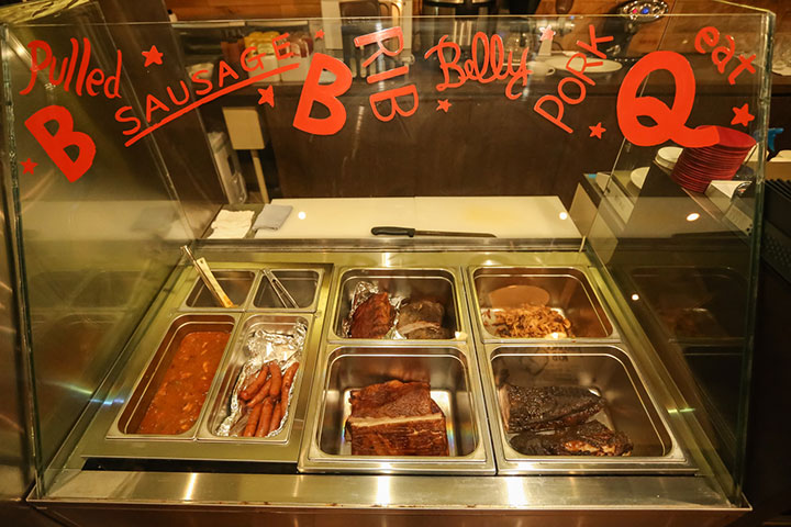 【グルメレポ】本場ニューヨークスタイルのお店「BBQ BAR B&LOIN」でお肉をかぶりついてきました！ feature131126_bbq-bar-b-and-loin_8986