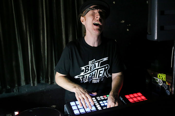 【速レポ】DJスタイルの可能性を感じる！ Native Instrumentsが仕掛ける＜Beat Fighter Tour＞初日レポをお届け music131119_ni_2184