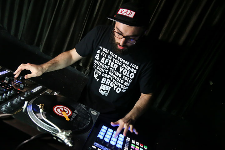 【速レポ】DJスタイルの可能性を感じる！ Native Instrumentsが仕掛ける＜Beat Fighter Tour＞初日レポをお届け music131119_ni_2301