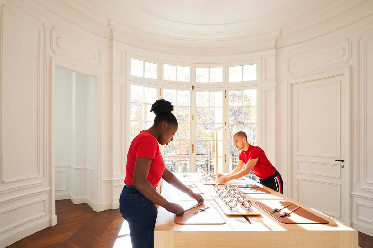 歴史ある建物とApple最新のデザインが融合！芸術の都パリにAppleシャンゼリゼがオープン！ technology181119_apple-champs-elysees_2-1200x796