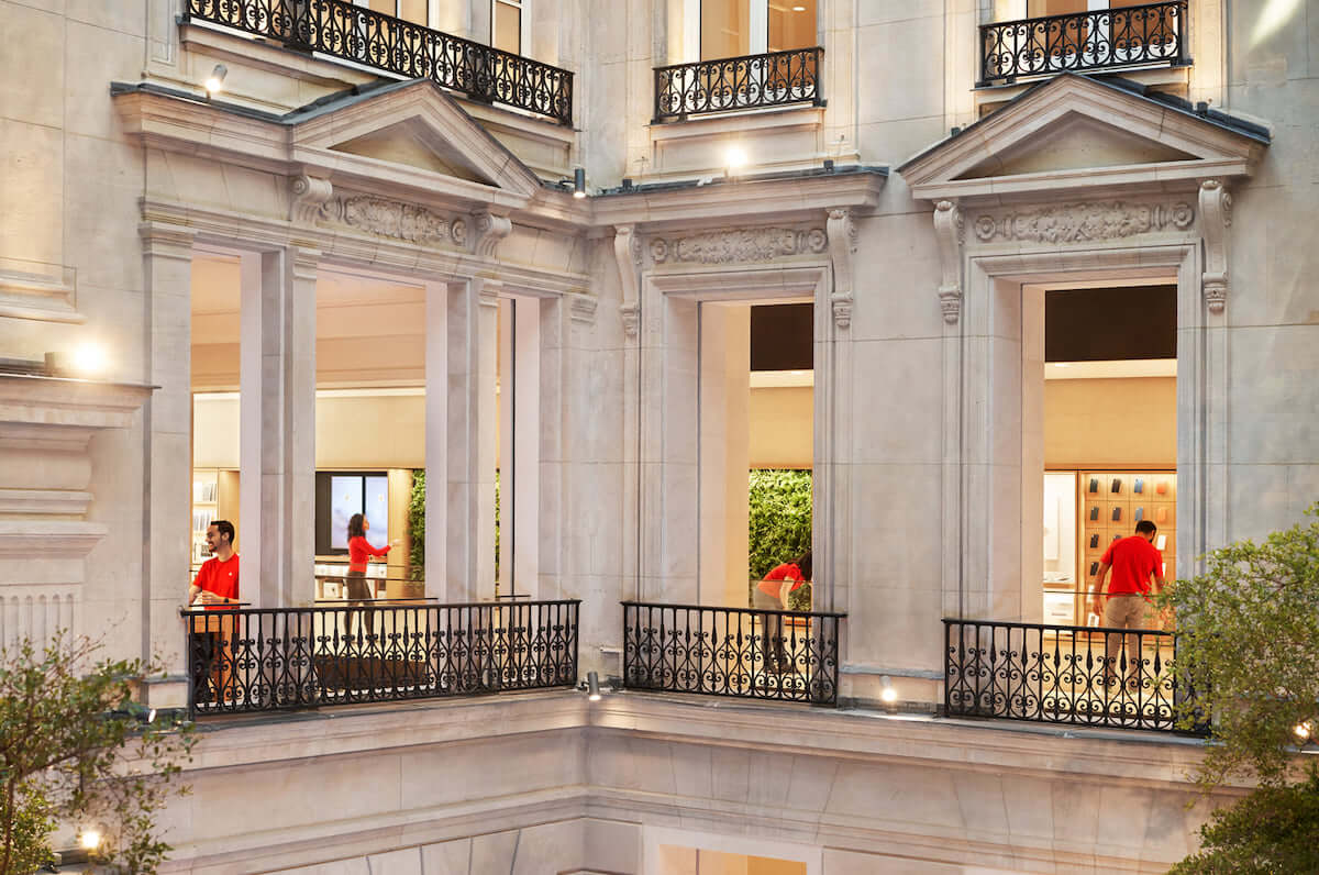 歴史ある建物とApple最新のデザインが融合！芸術の都パリにAppleシャンゼリゼがオープン！ technology181119_apple-champs-elysees_3-1200x796
