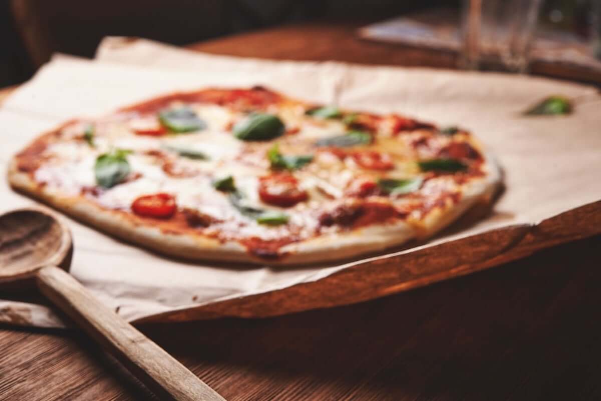 ドミノ・ピザ、デリバリーLサイズピザが全品半額！「ピザの日」から13日間限定！ food181120_dominos_001-1200x801