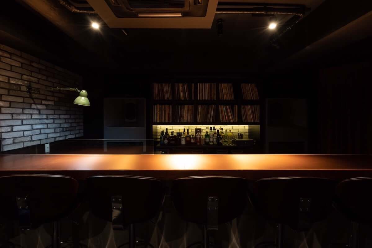 レコードBAR 「analog」が渋谷道玄坂にオープン。上質な音楽空間を提供 analog_02-1200x801