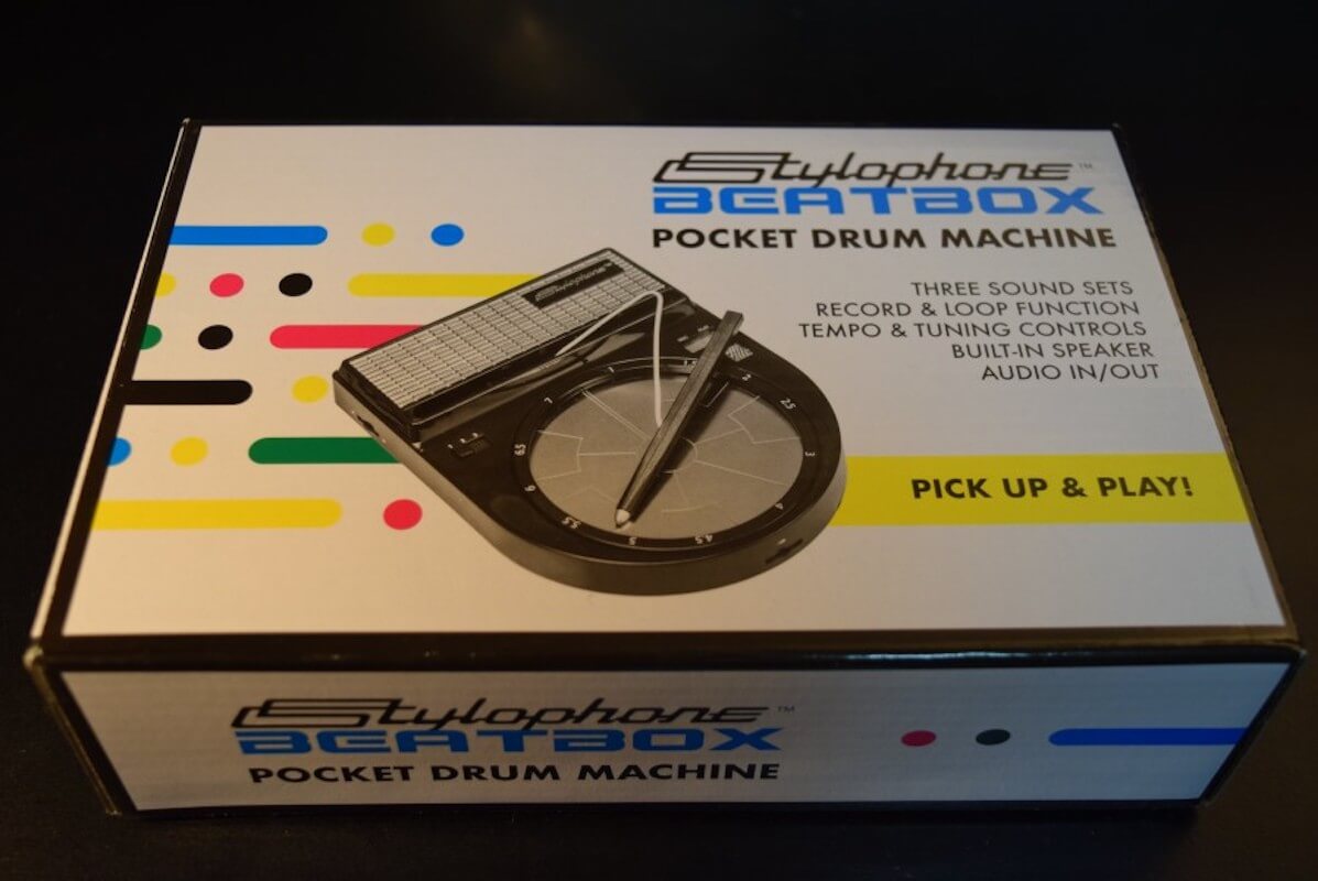 童心に返って遊べるユニークなポケット・ドラム・マシン『Stylophone Beatbox』が面白い technology190118_stylophone_01