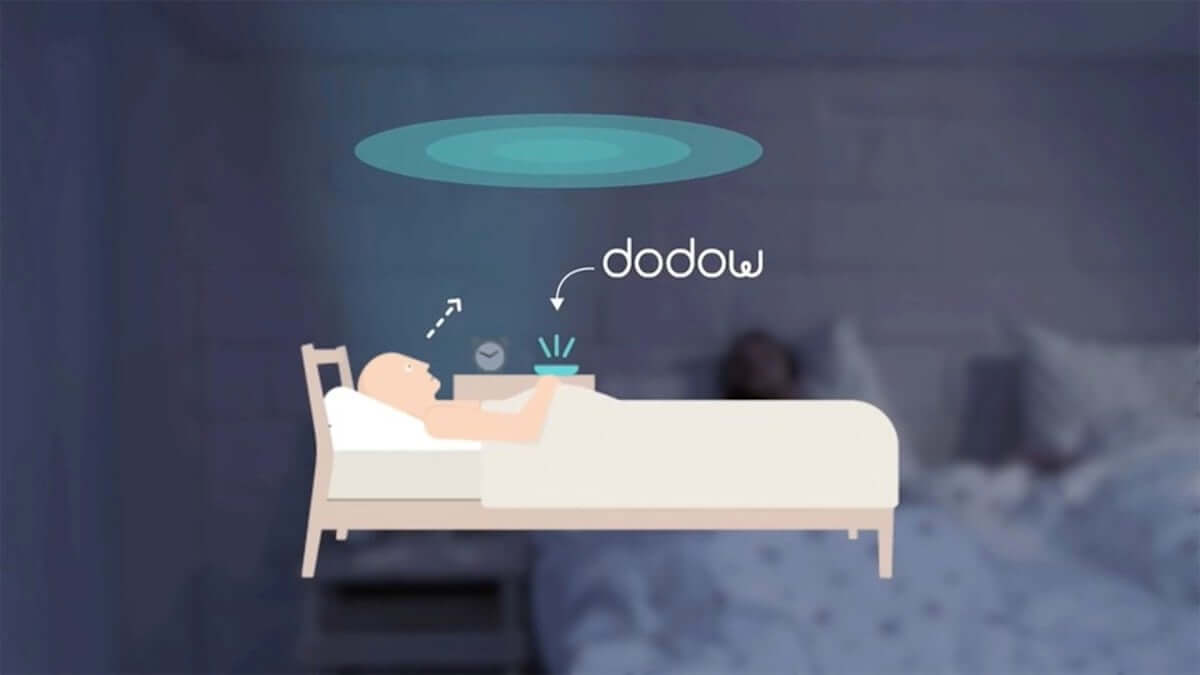 ゆっくりしっかり眠りに落ちる新ツール！ 光のメトロノーム「Dodow」を使って心地よい入眠体験を。 technology190128_dodow_3-1200x675