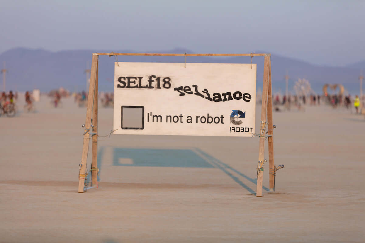「私はロボットではありません」に応える必要なし？新たな認証システムが開発中 recaptcha-190218-1200x800