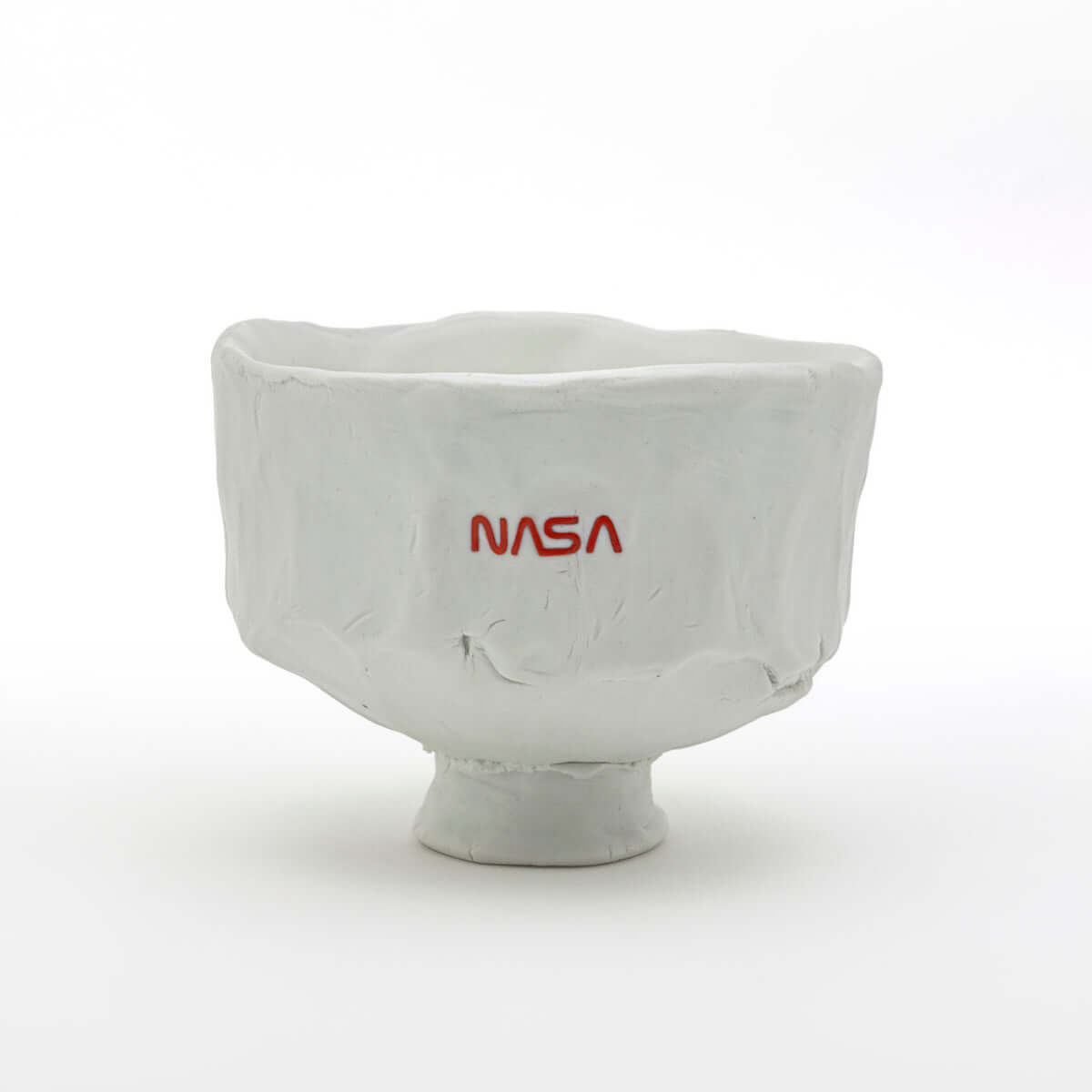 現代アーティスト、トム・サックスの「NASA」茶碗がアートEC「OIL by 美術手帖」に出品 art190422_tomsachs_main-1200x1200