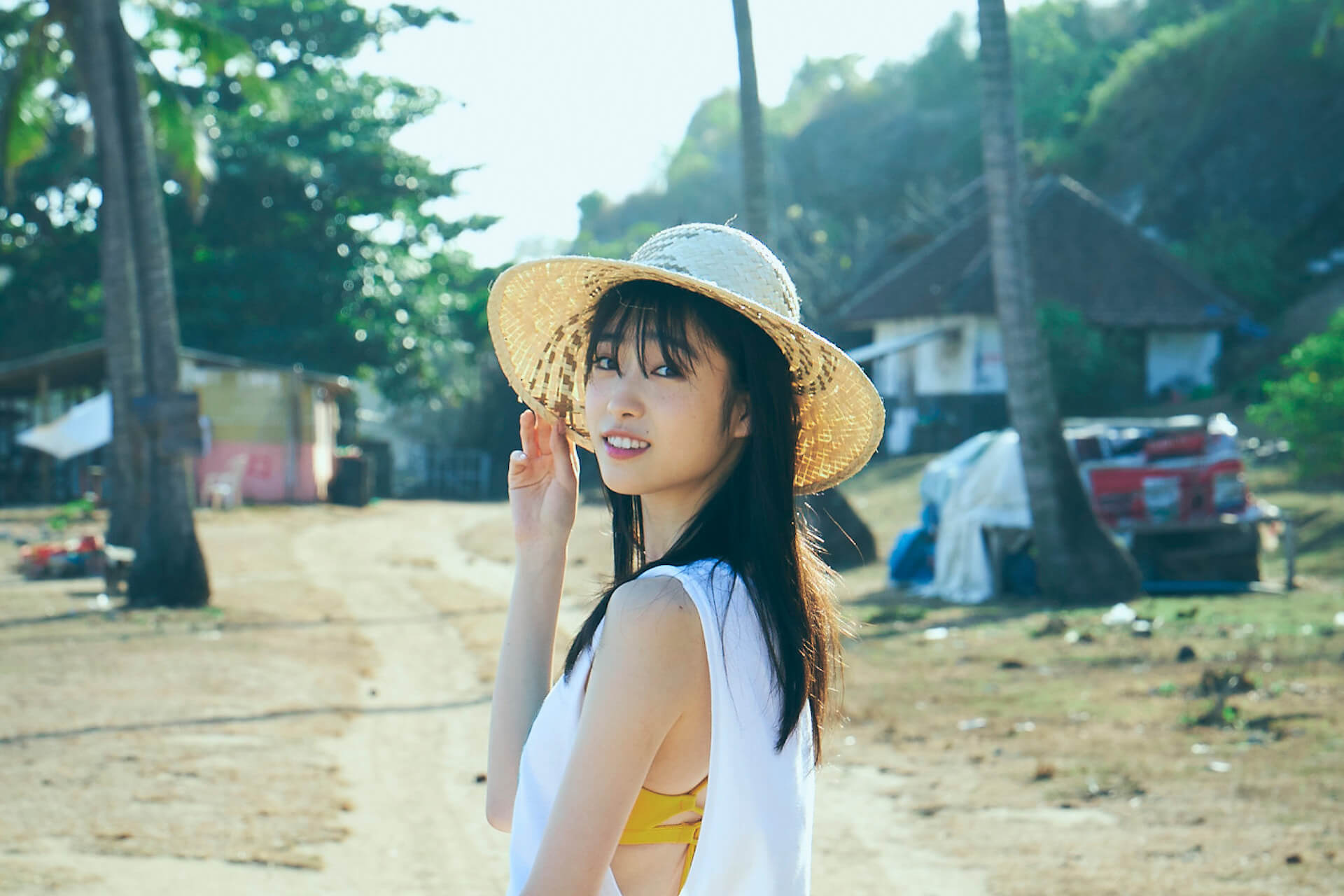 高橋ひかるのあどけない笑顔がひかる 待望の1st写真集が発売 記念イベント開催決定 Qetic