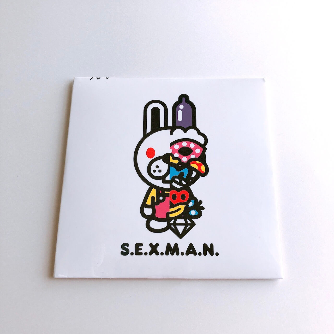 MANKEY＆SEX YamaguchiによるMIX CD『S.E.X.M.A.N.』にキケンなウワサ──『ちんかめ』内藤啓介キュレートの展示＜Let’s get naked＞が開催中 music200703-letsgetnaked-mankey-sexyamaguchi-1-1