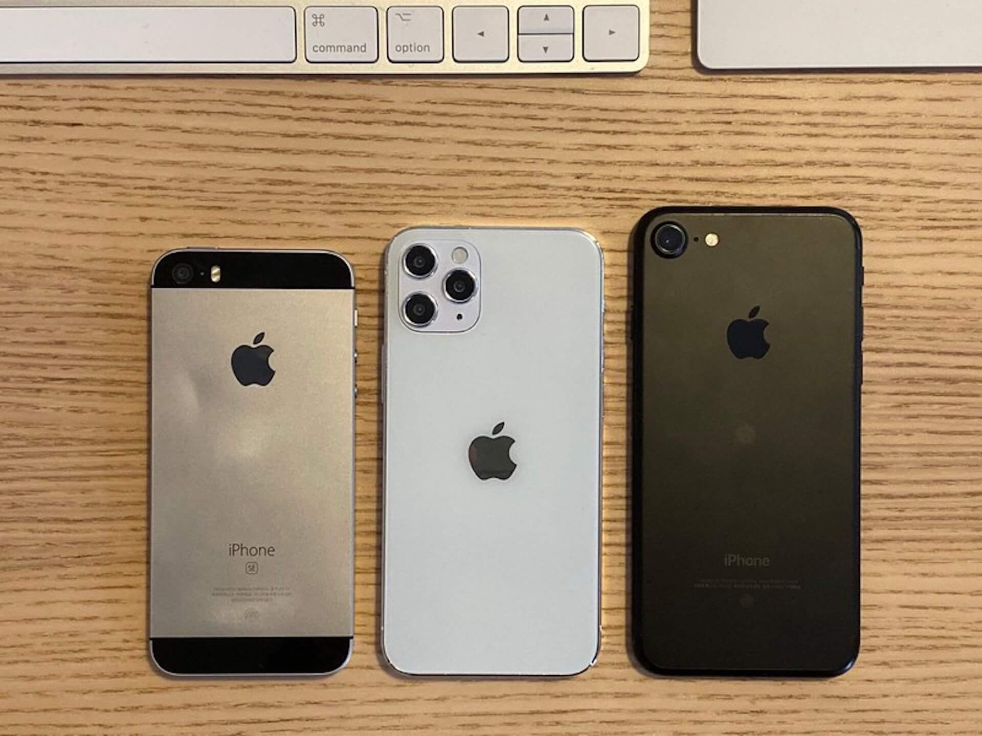 5 4インチのiphone 12は初代iphone Seより少し横幅が大きい モックアップとの比較画像が公開 Qetic