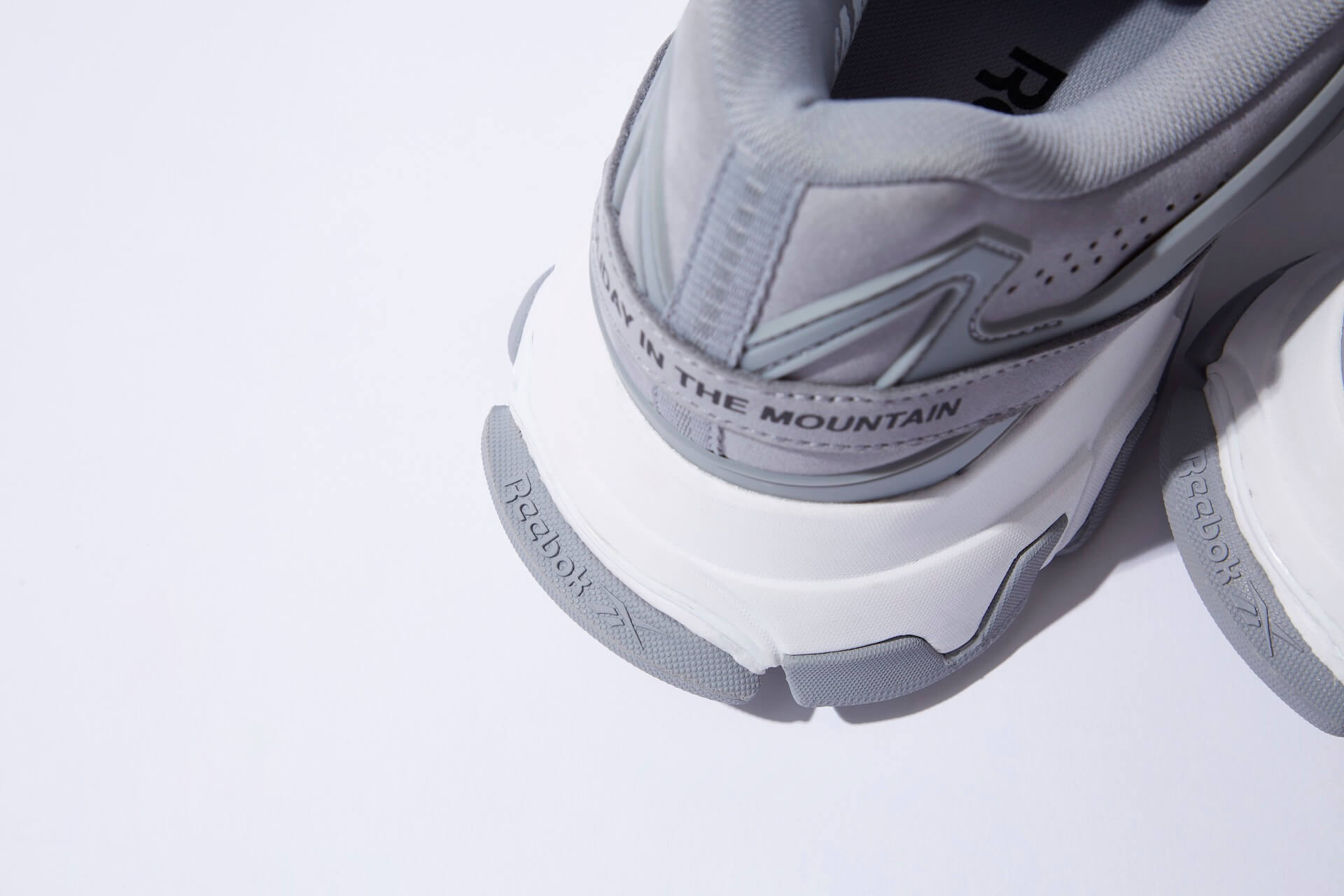 リーボックがMOUNTAIN RESEARCHとのコラボ第4弾となるスニーカー「DMX TRAIL SHADOW」を発売決定！ life201001_reebok_mountainresearch_8