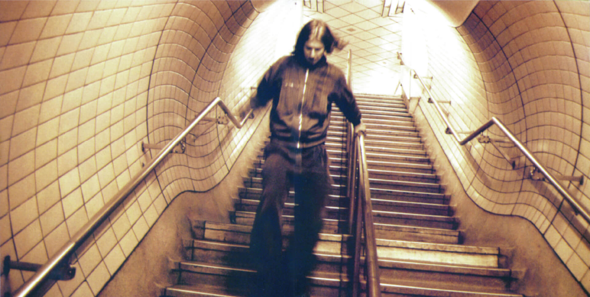 Aphex TwinがPolygon Window名義でリリースした『Surfing On Sine Waves』が完全版としてリイシュー決定！オリジナル9曲含む全14曲収録 music201002_polygonwindow_4