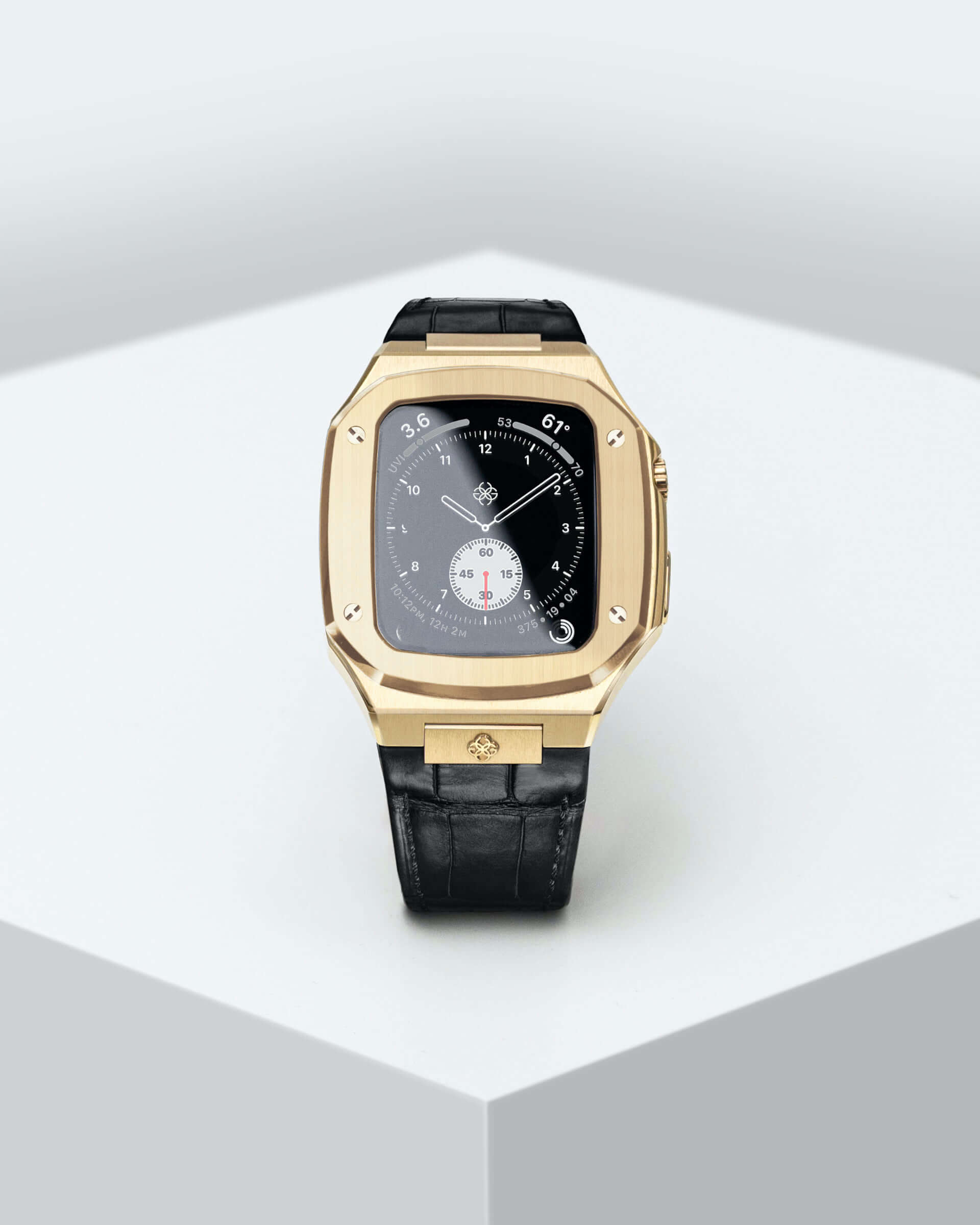 「GOLDEN CONCEPT」の高級Apple Watchケースにレザーストラップモデルが登場！世界999個限定で予約受付スタート tech201116_golden-concept_7-1920x2400