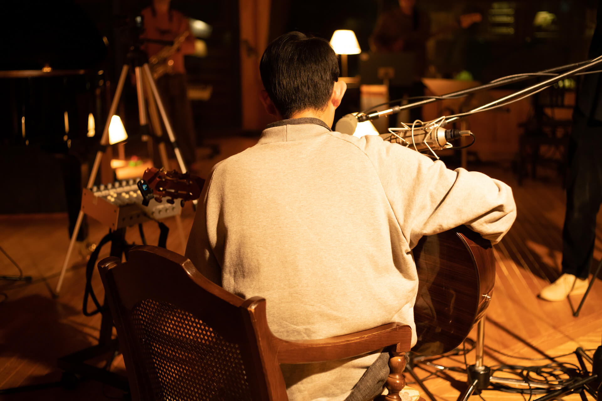 ミニアルバム『朝顔』のリリースを控える折坂悠太、スタジオライブ映像を5週連続プレミア公開決定！ music210224_orisakayuta_6