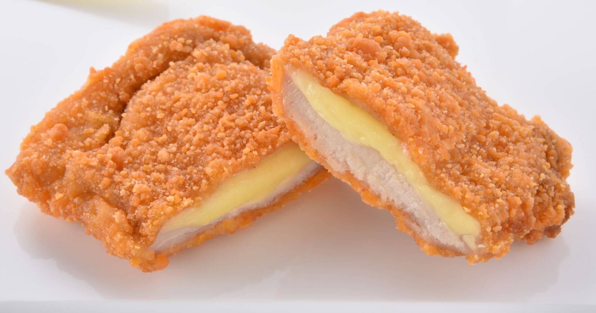 ファミマで大人気の「チーズインファミチキ」が美味しくなって復活！タルタルソース入りの「ふわふわファミチキバンズ」も発売決定 gourmet210510_familymart_chicken_5