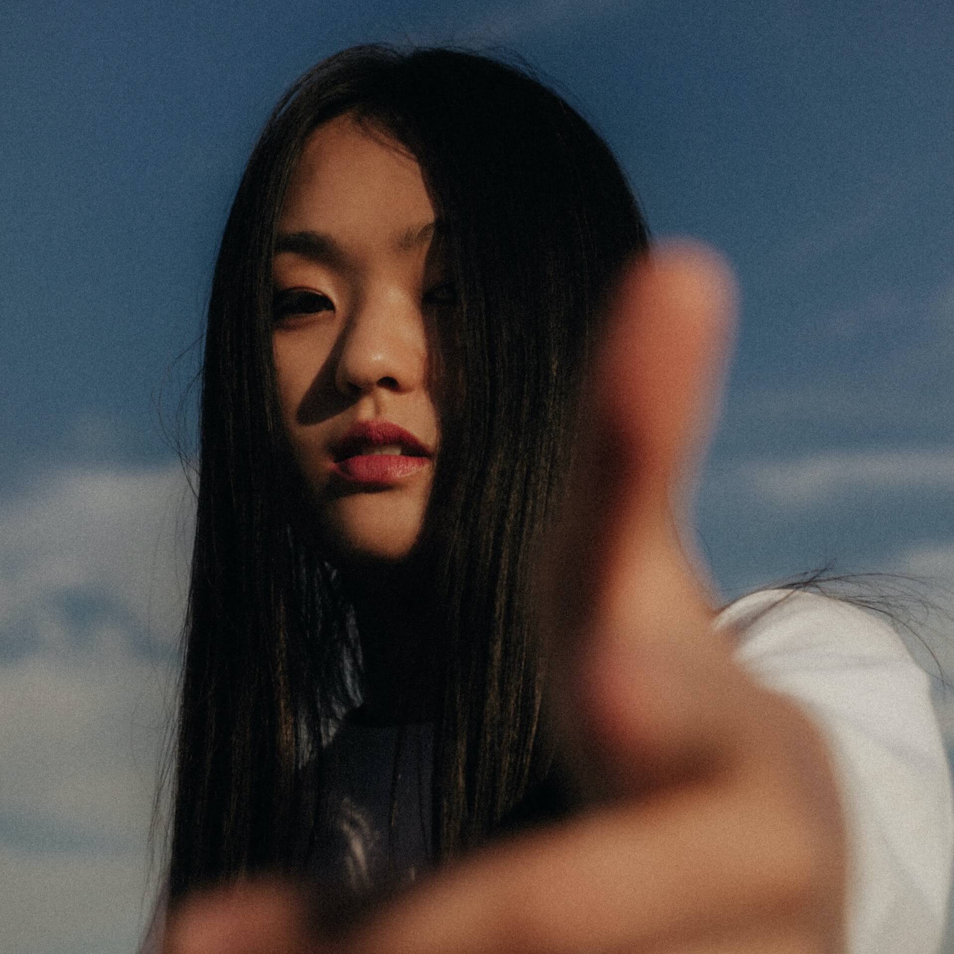 Park Hye Jinが本日発売のデビューアルバム『Before I Die』よりリード