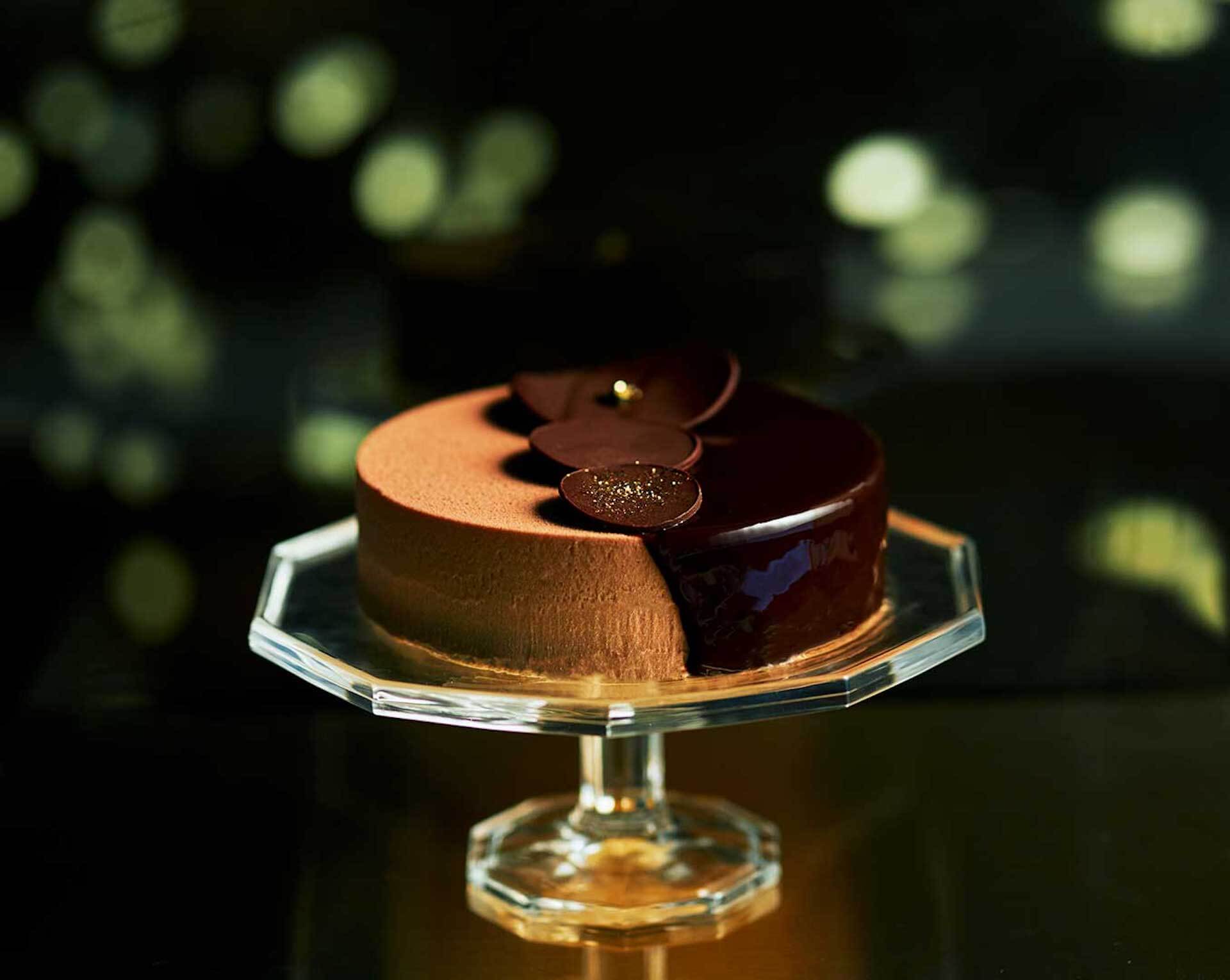 MAISON CACAOからオーベルクチュール＆あまおう苺を使用した8層のクリスマスケーキ「MAISON CAKE AMAOU」が発売決定！ gourmet211006_maisoncacao_3