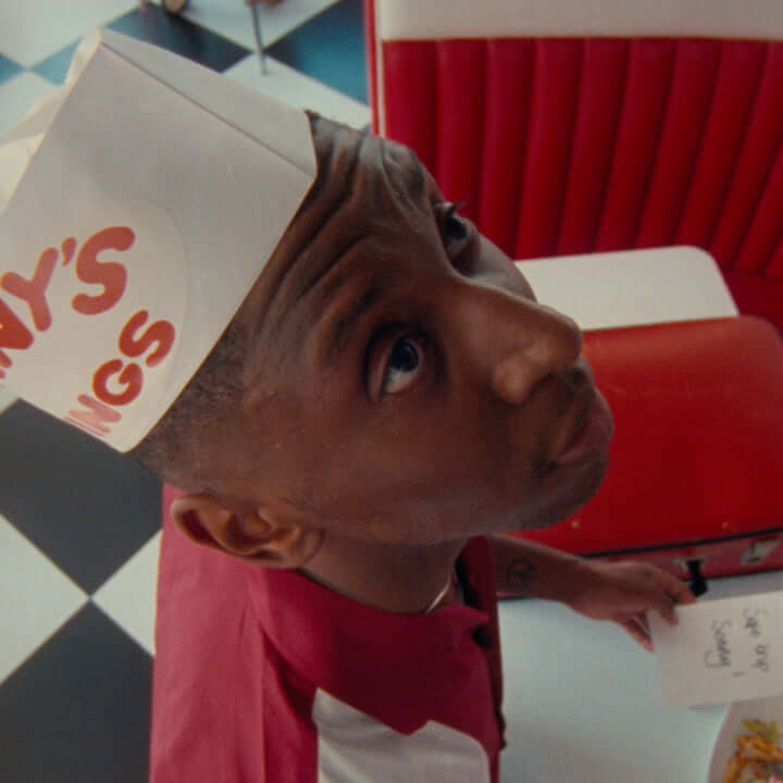 Samm Henshawのニューアルバム『Untidy Soul』より“Chicken Wings”のMVが公開！ Qetic