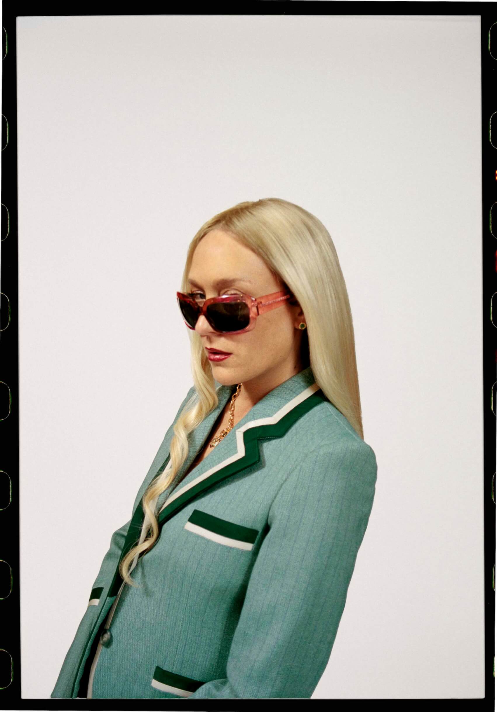 MARC JACOBSがクロエ・セヴィニーを起用した2021年リゾート 