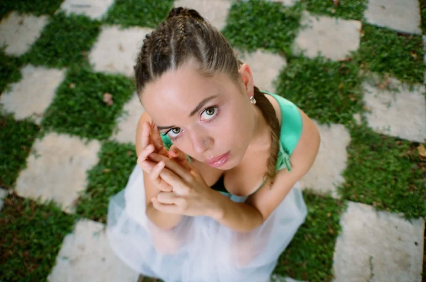 NILÜFER YANYA