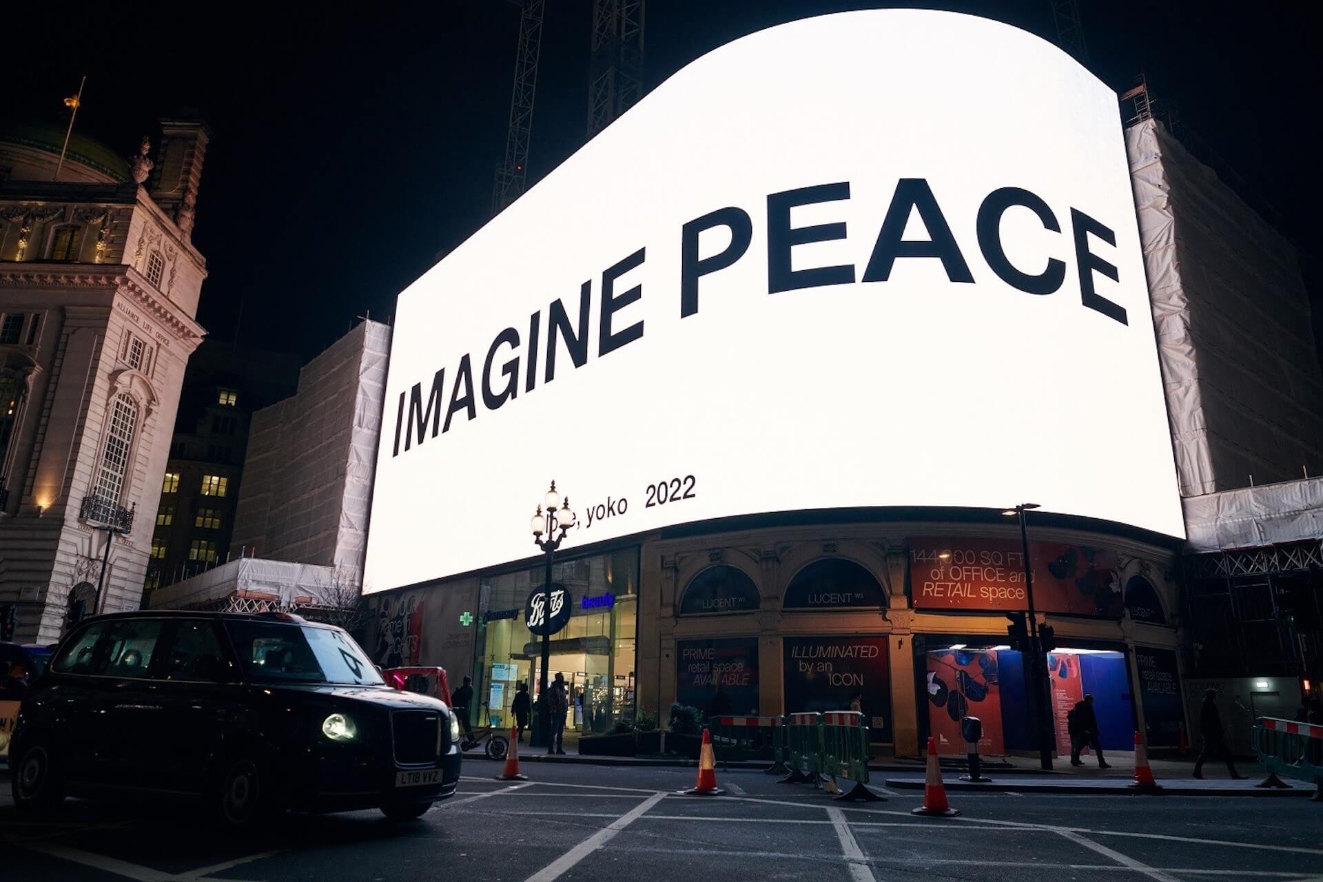 ヨーコ・オノが平和を願う「IMAGINE PEACE」キャンペーンを世界各地で