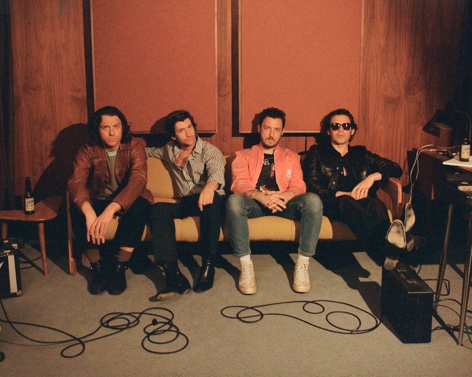 Arctic Monkeys、待望のニュー・アルバム『The Car』を10月にリリース music220824-arctic-monkeys-1