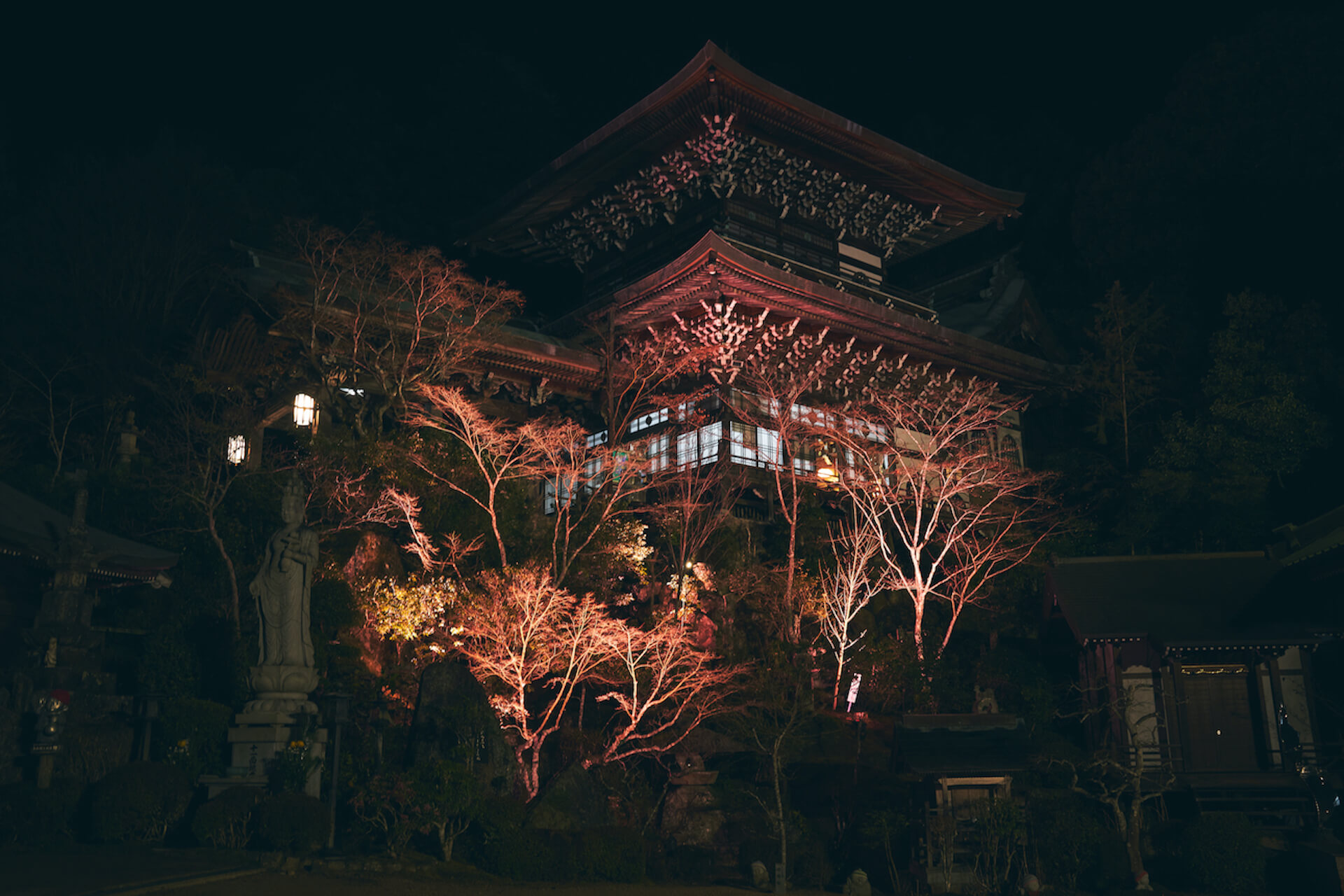 広島・宮島の野外イベント＜KESHIKI＞にピエール中野、YUKA MIZUHARA、BENEDEKが出演｜大聖院が大型クラブに変身する絶景ナイトタイムを music221021-keshiki5