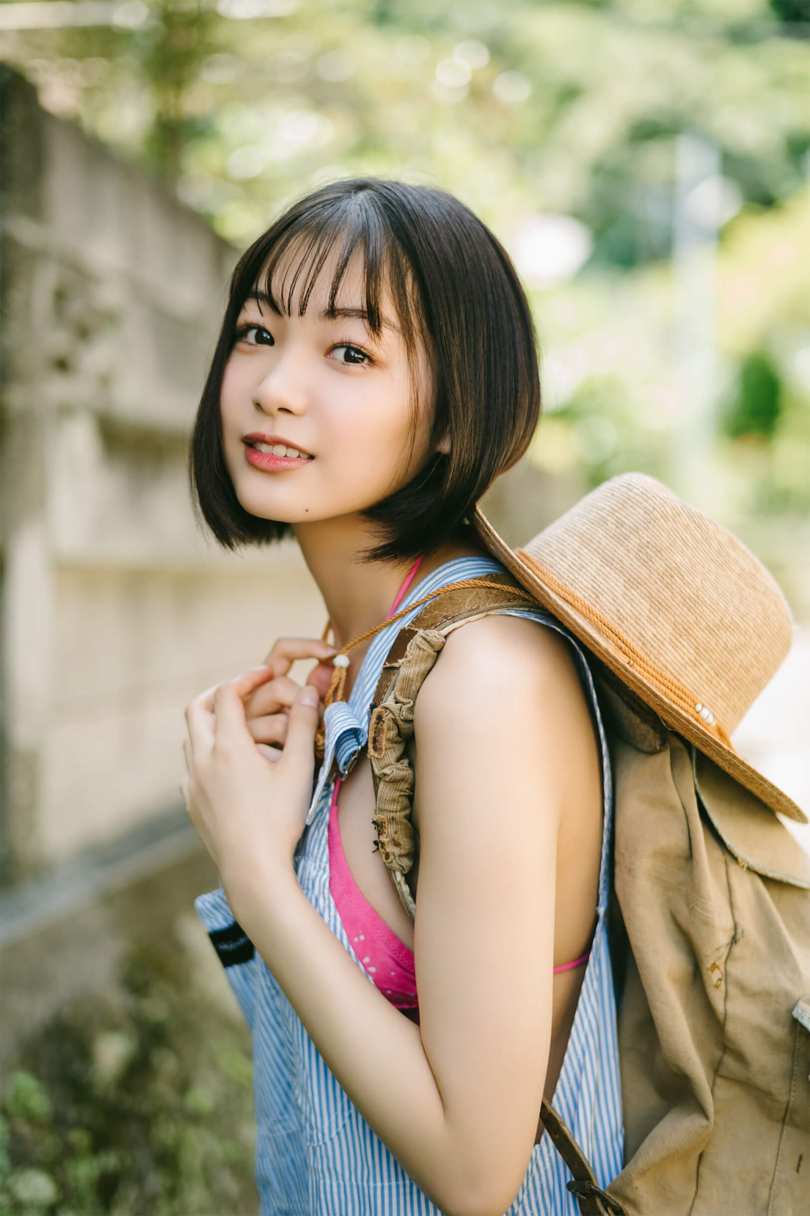 “チャーミングなショートカット！”20歳の吉澤遥奈が旅館でランジェリー姿に… culture221105-haruna-yoshizawa-01