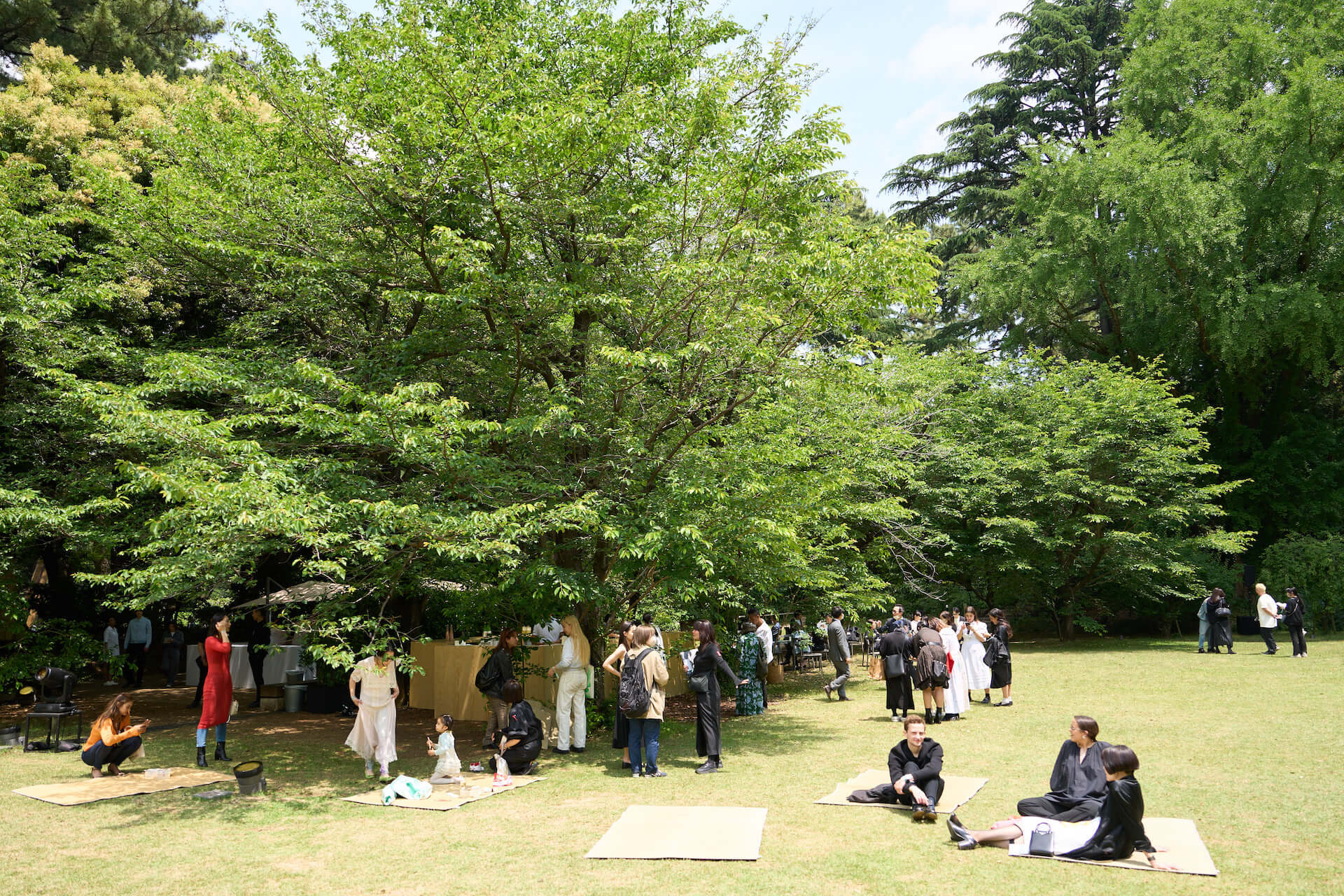 東京都庭園美術館で、プラダとともに都市の営みを実感する。＜PRADA MODE TOKYO＞イベントレポート life230516_pradamode_9