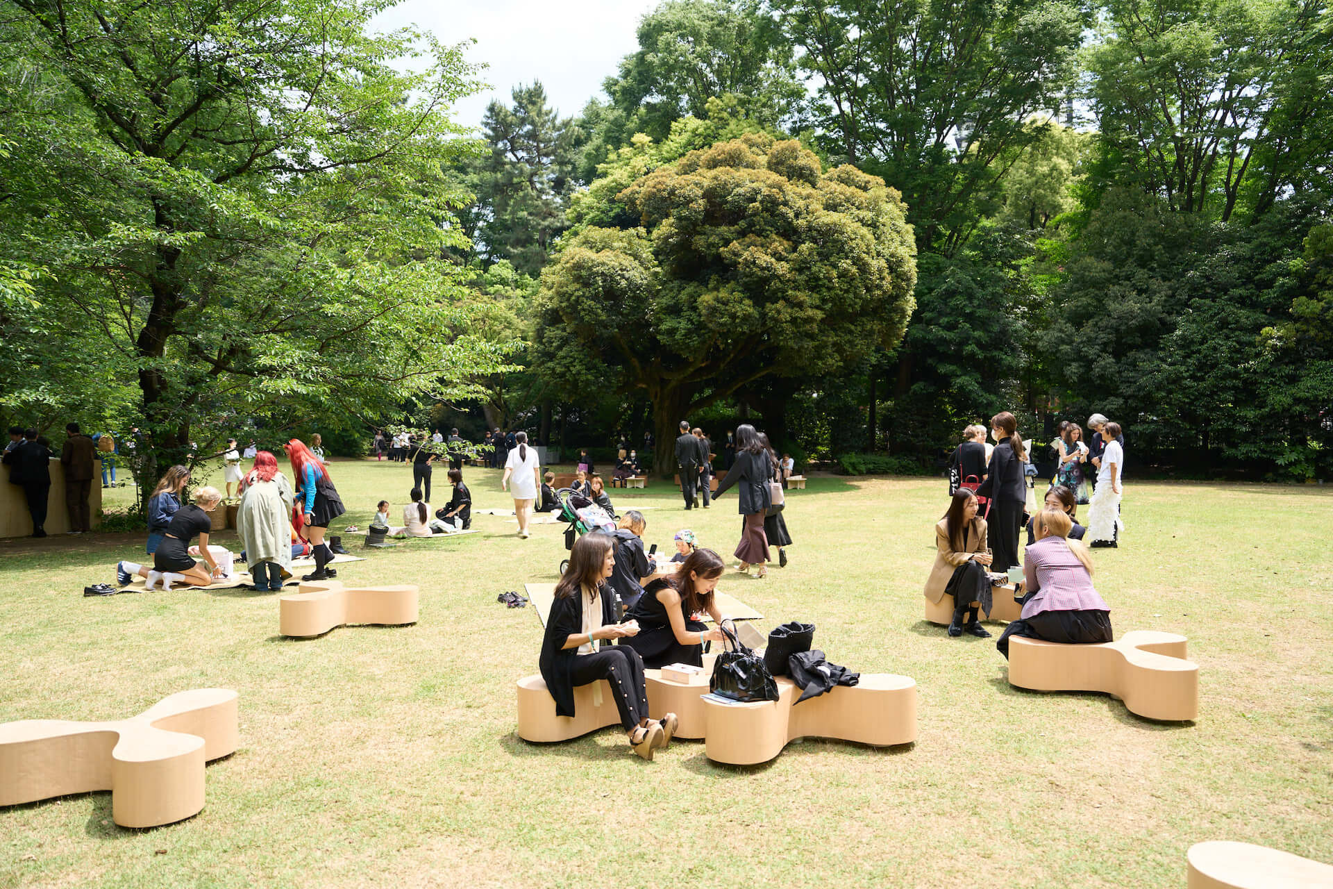 東京都庭園美術館で、プラダとともに都市の営みを実感する。＜PRADA MODE TOKYO＞イベントレポート life230516_pradamode_10