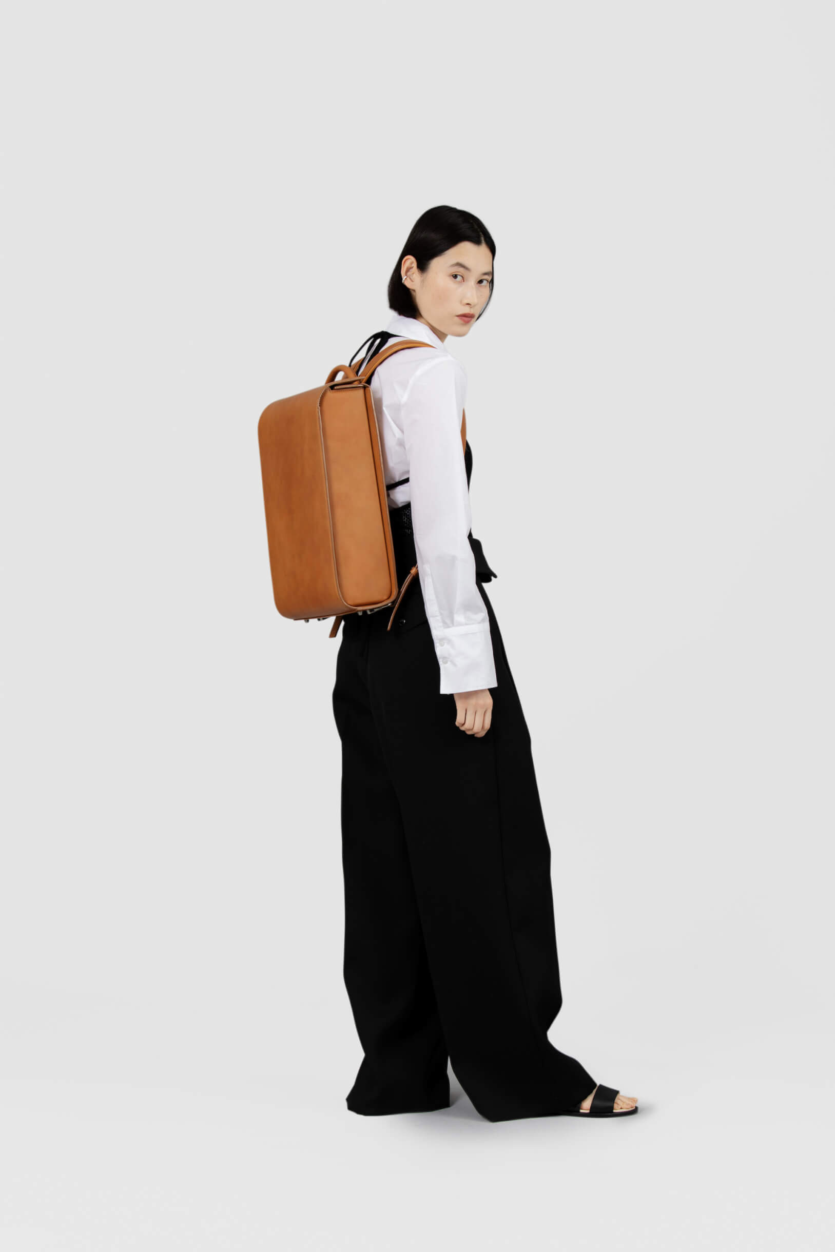 「TSUCHIYA KABAN」ブランドのアイコン、大人ランドセルの新型登場｜ナチュラルな上質感の「ヌメ革」を使用した洗練した印象に fashion230630_tsuchiya-kaban-03
