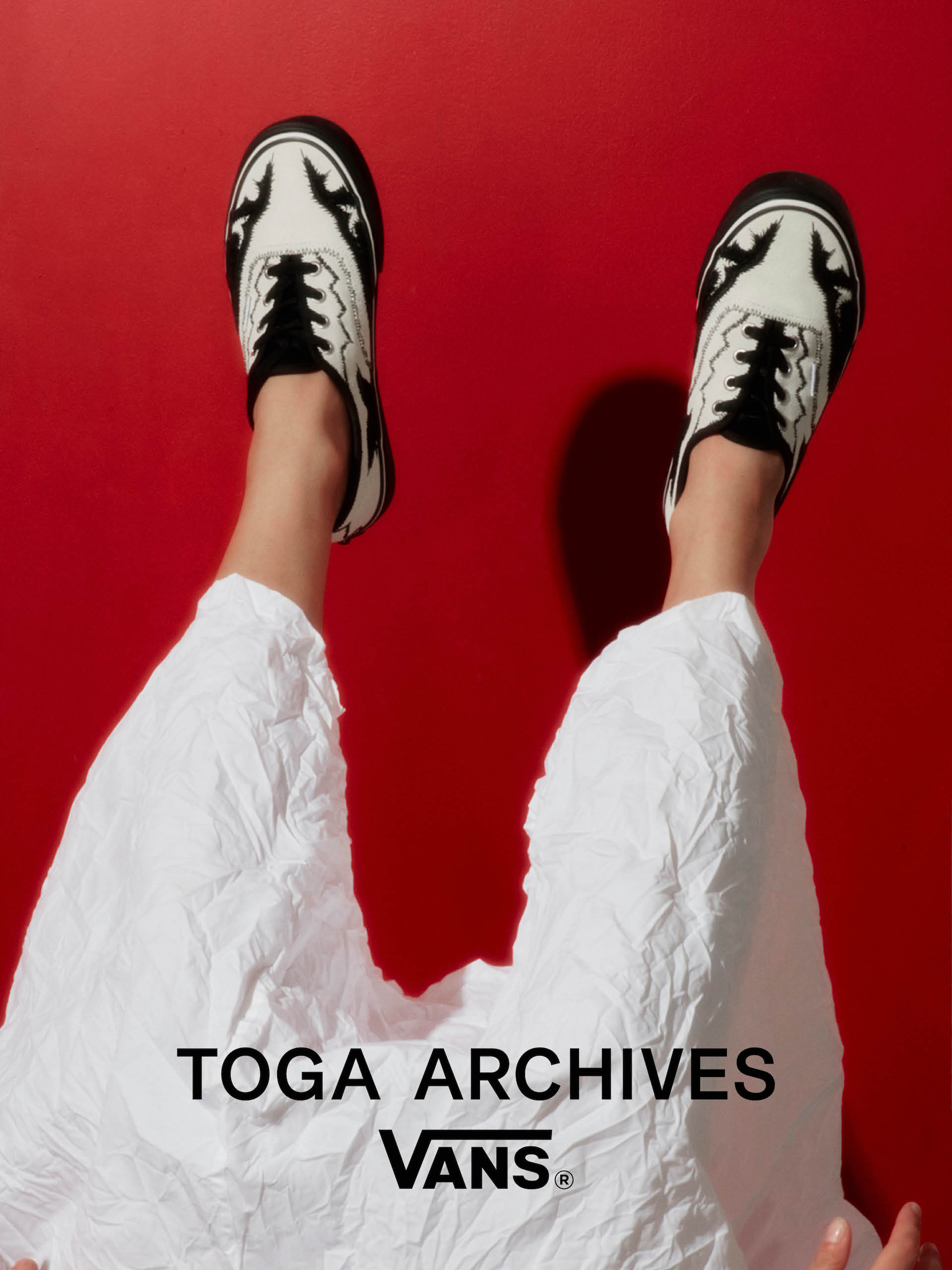 【TOGA x VANS】前回即完のコラボ再び｜スニーカーとスエットシャツの2型が9月1日より発売 fashion230825_toga-x-vans-01