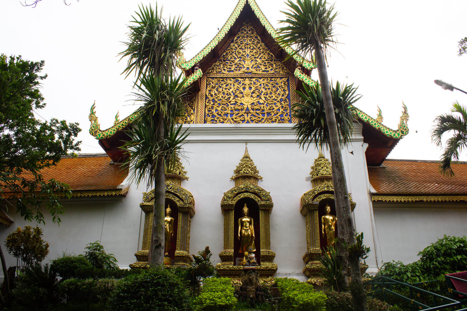 タイドラマの影響で民族衣装×遺跡が人気！アユタヤ・チェンマイの圧巻な仏教建築をご紹介 column230929_thailand-report-temple-036