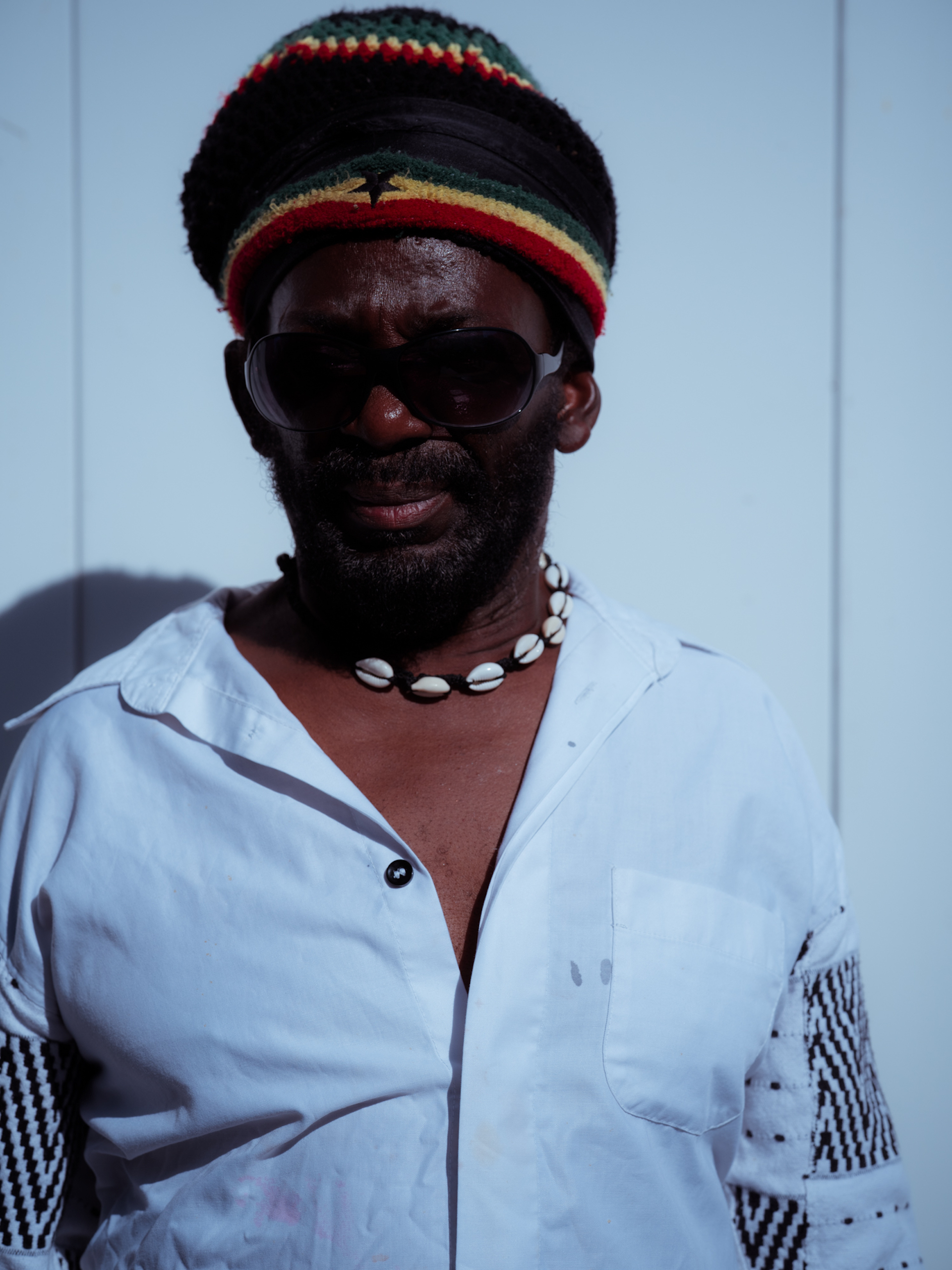 ドラムと歩む人生──アフリカン・ヘッド・チャージ、MEDZ MUSICの質問に答える interview231031-african-head-charge11