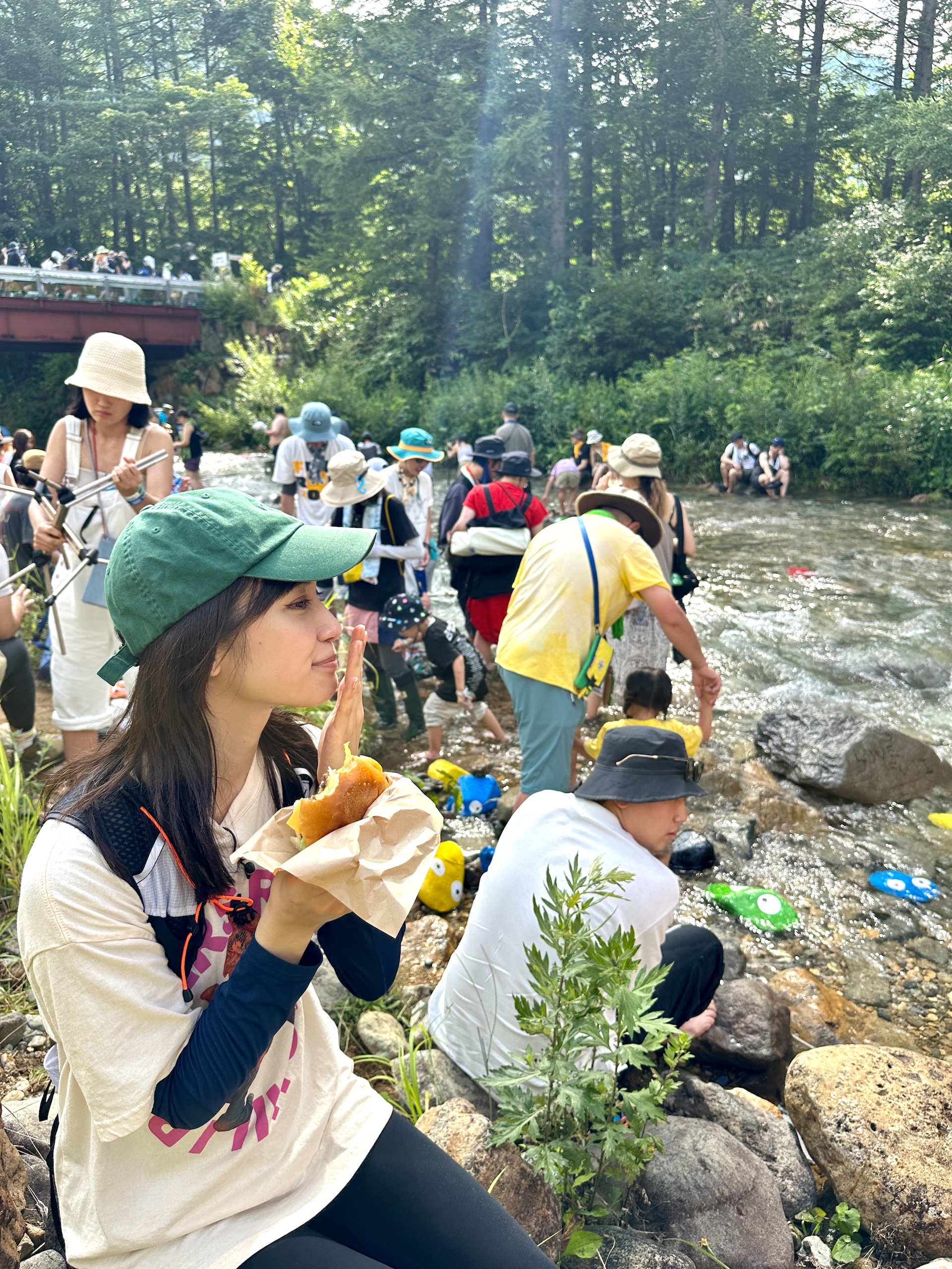 ＜FUJI ROCK FESTIVAL '24＞を満喫したテレビ朝日「フジロックSP」出演の甲斐まりかにインタビュー！ interview240731-fujirock-sp5