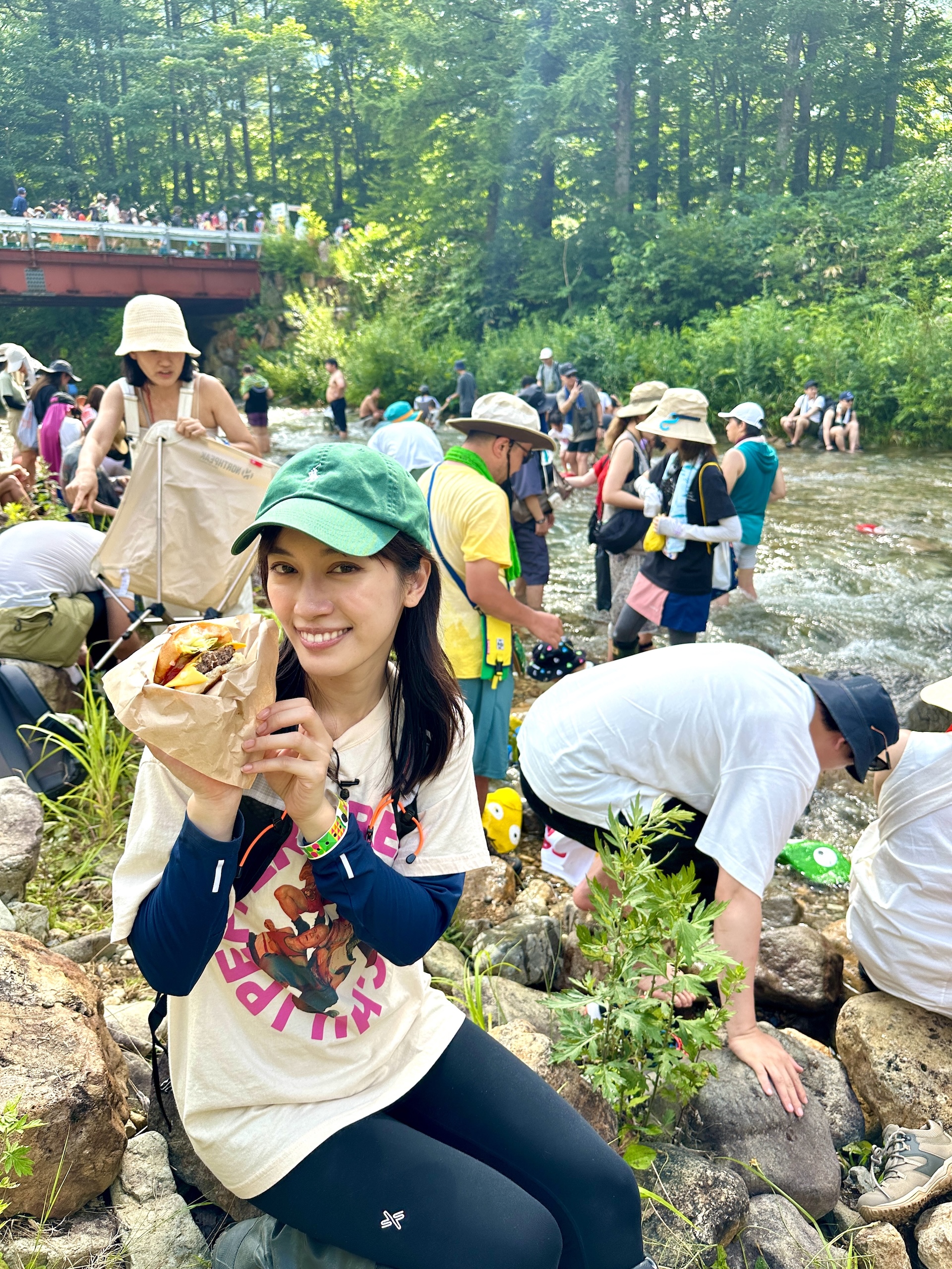 ＜FUJI ROCK FESTIVAL '24＞を満喫したテレビ朝日「フジロックSP」出演の甲斐まりかにインタビュー！ interview240731-fujirock-sp4