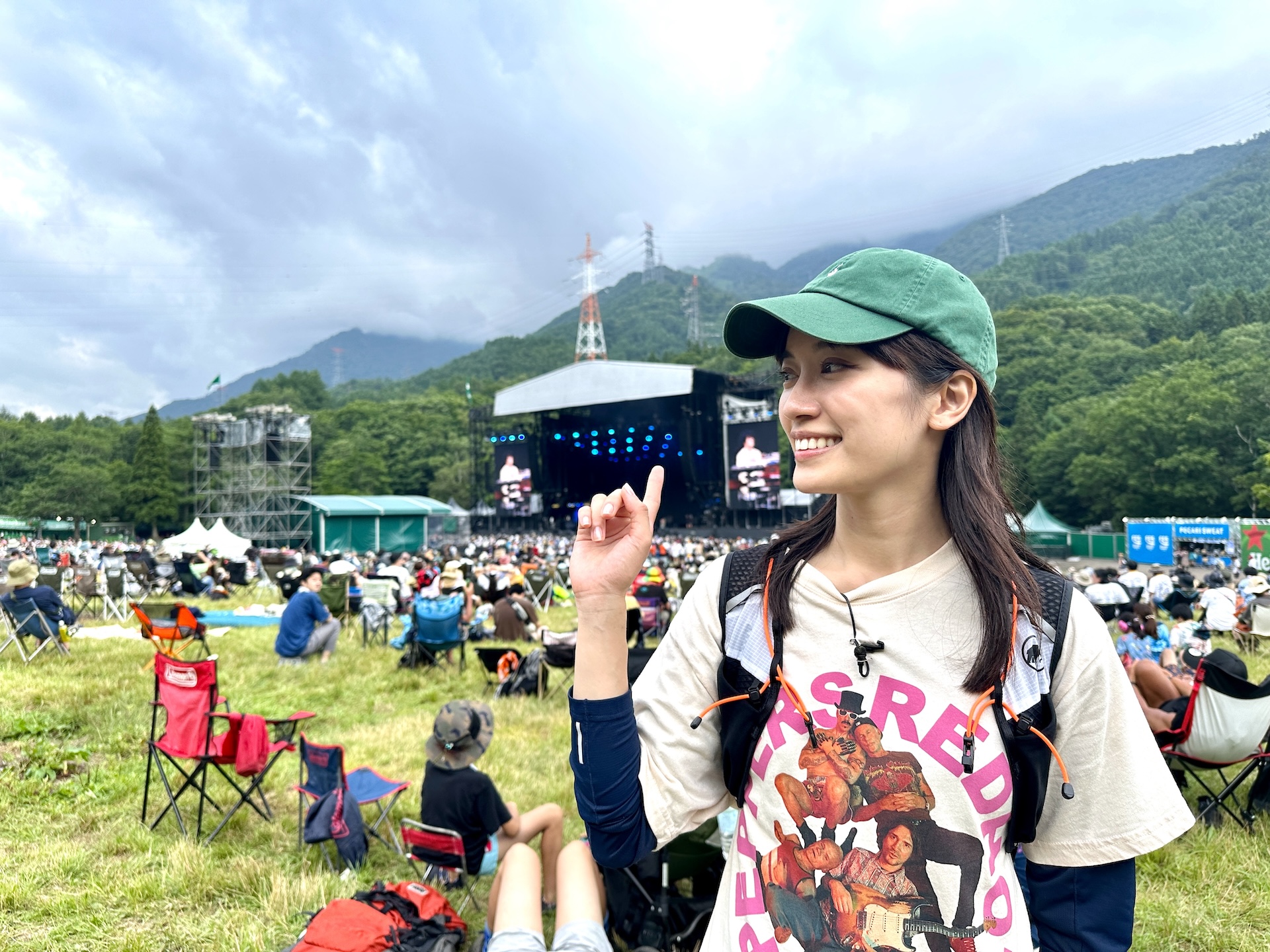 ＜FUJI ROCK FESTIVAL '24＞を満喫したテレビ朝日「フジロックSP」出演の甲斐まりかにインタビュー！ interview240731-fujirock-sp12