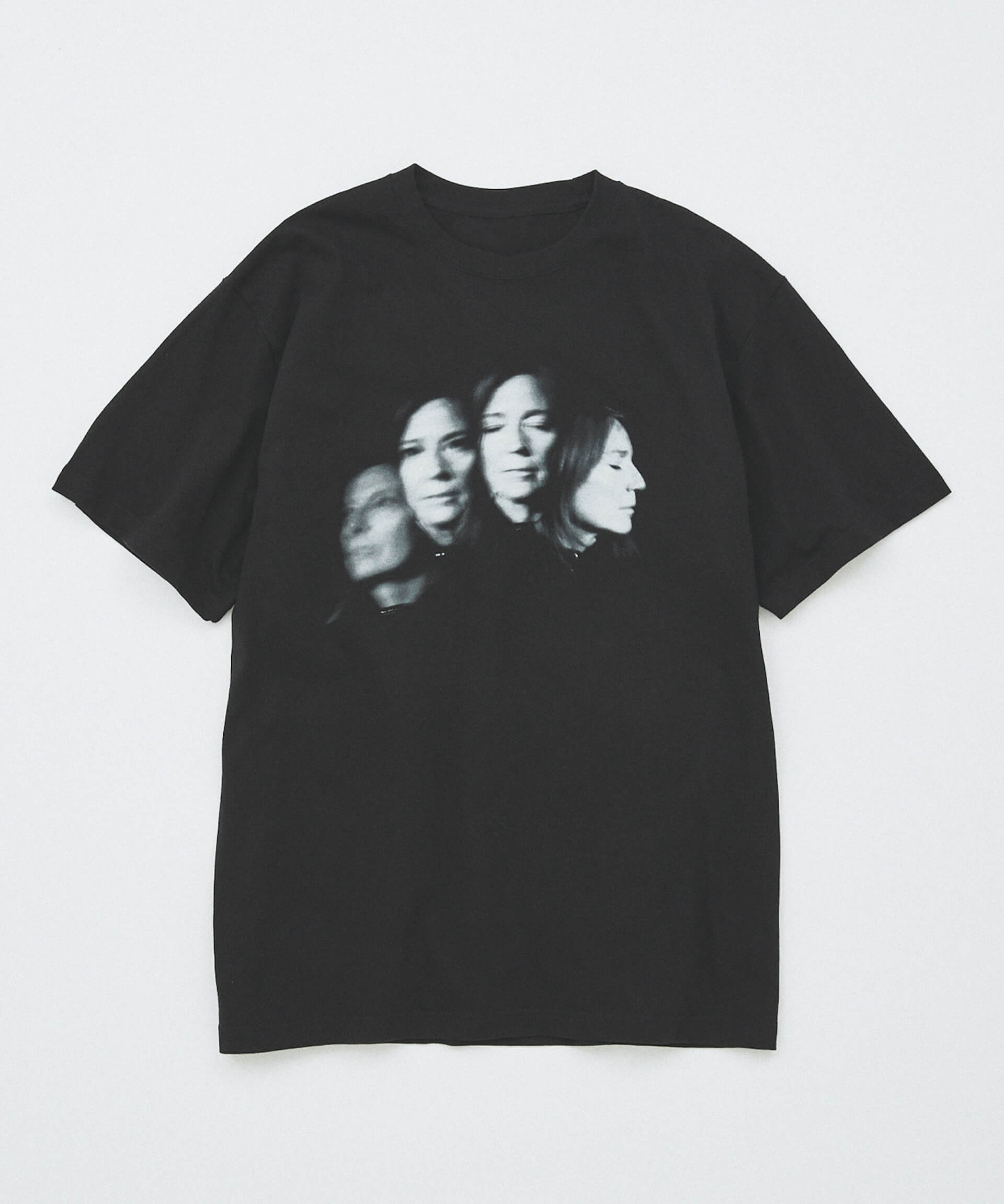 ベス・ギボンズの限定TシャツがJOURNAL STANDARDにて発売 lifefahion240918-beth-gibbons2