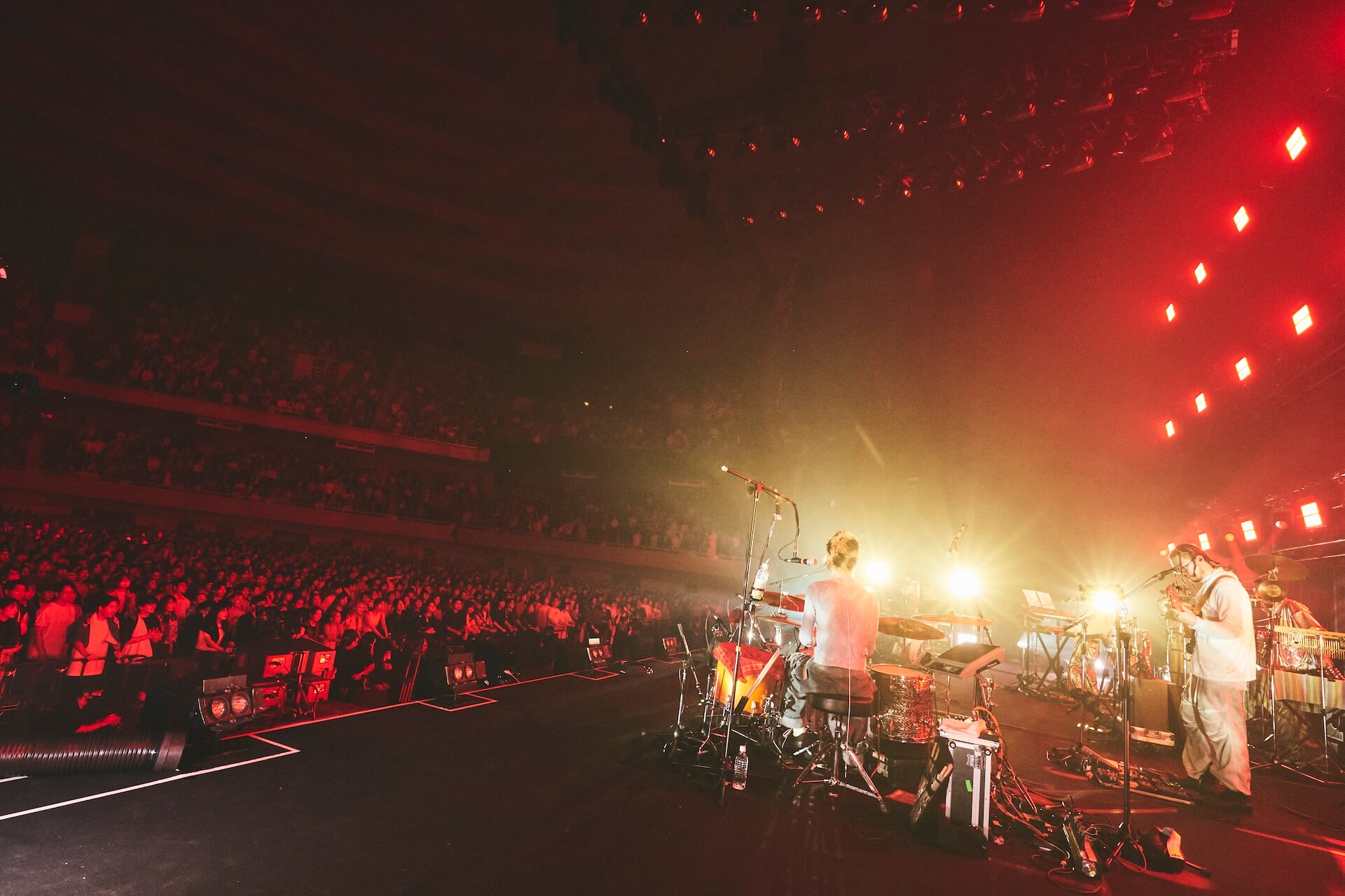 Tempalayは縦横無尽、初の日本武道館を極彩色に染め上げた2時間だけの星間旅行 column241009-tempalay6