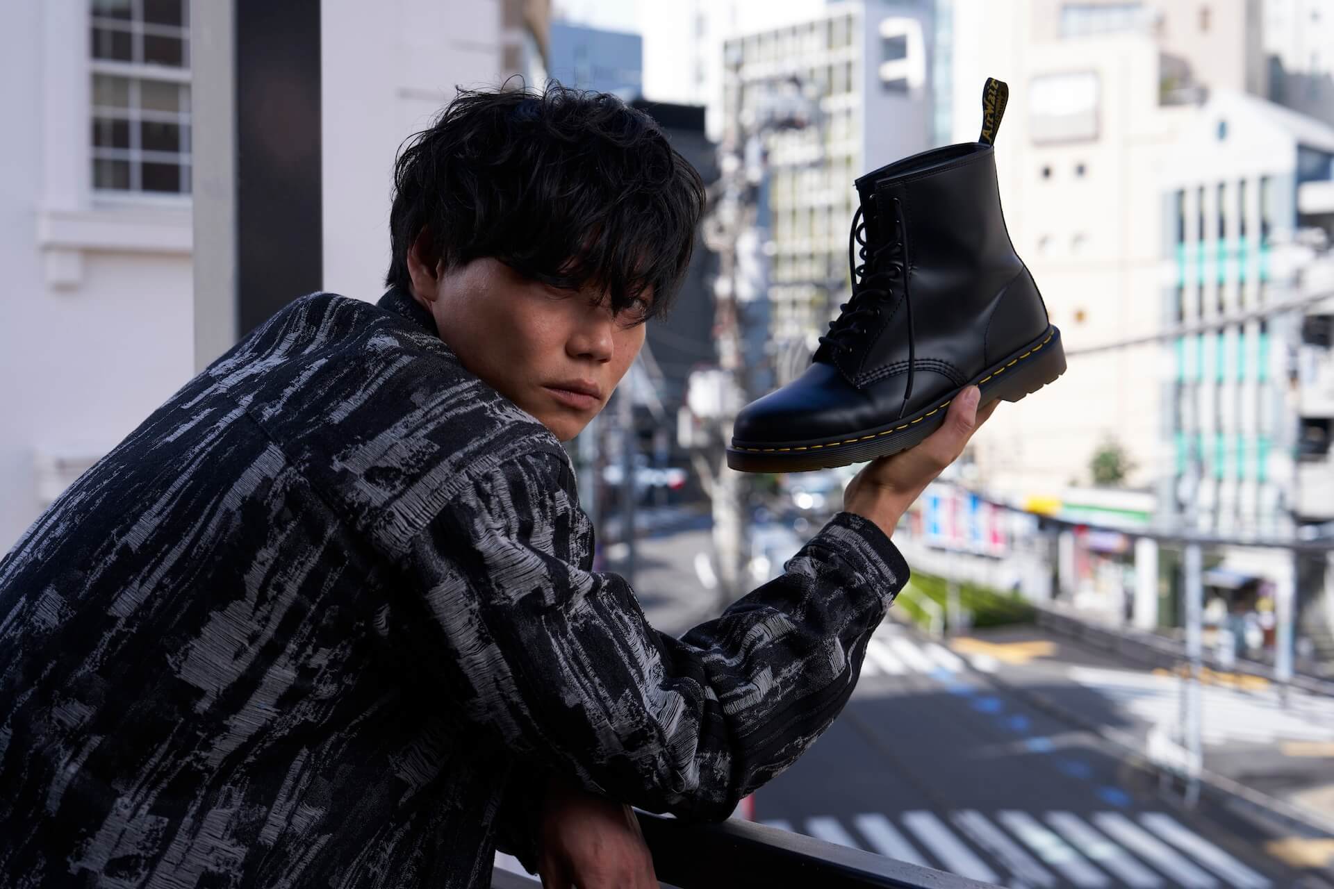 Dr. Martens、オリジンであるTHE 1460 BOOTの進化を体現するブランドキャンペーンより日本限定のスペシャル連載コンテンツが配信開始｜金子ノブアキ、笠松将、SIRUP、る鹿らが登場 lifefashion241019-dr-martens1