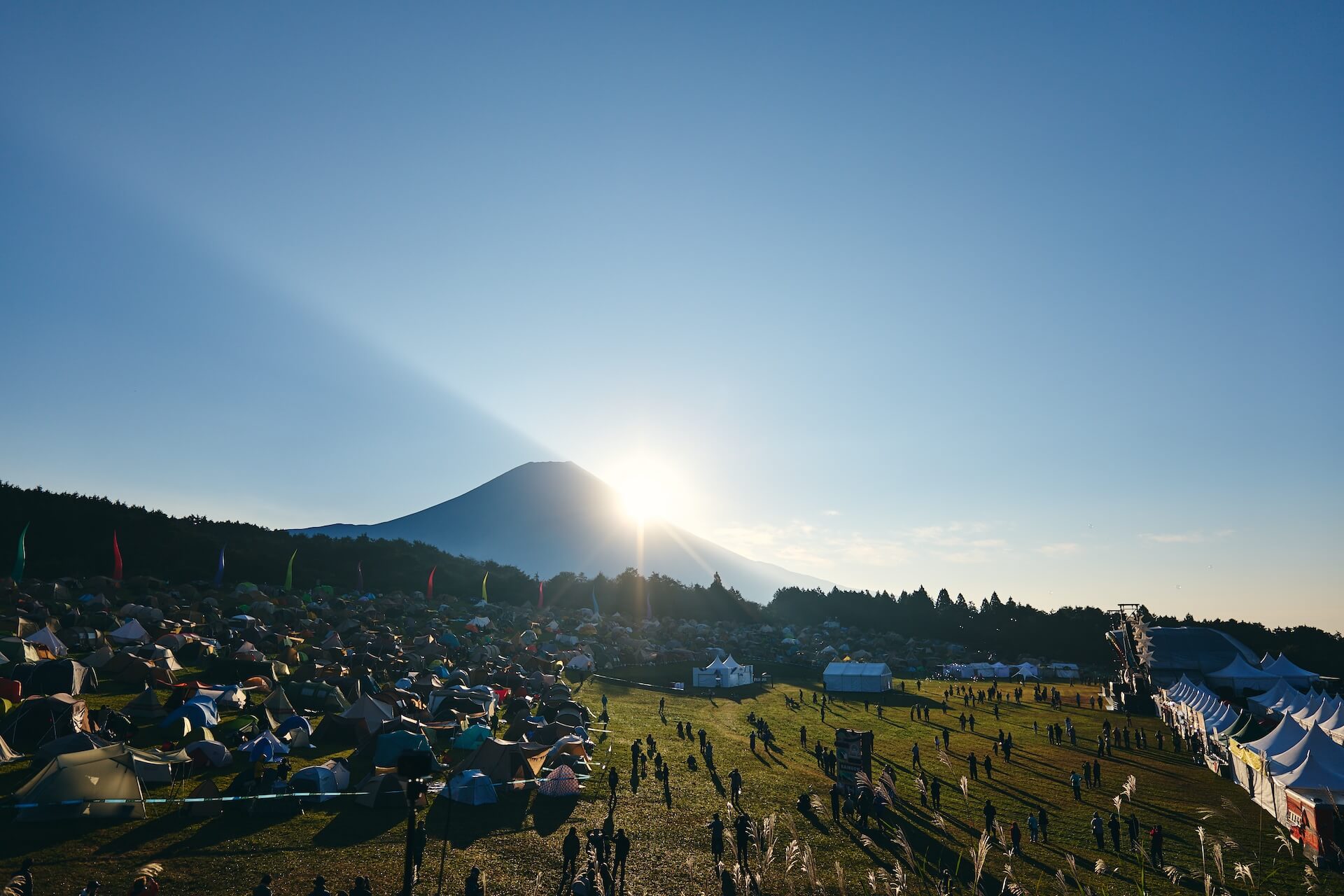 【PHOTO REPORT】朝霧JAM'24｜富士山の麓にCaribouやJohn Carroll Kirbyが登場、息を呑む光景の数々を振り返る column2410-asagirijam9