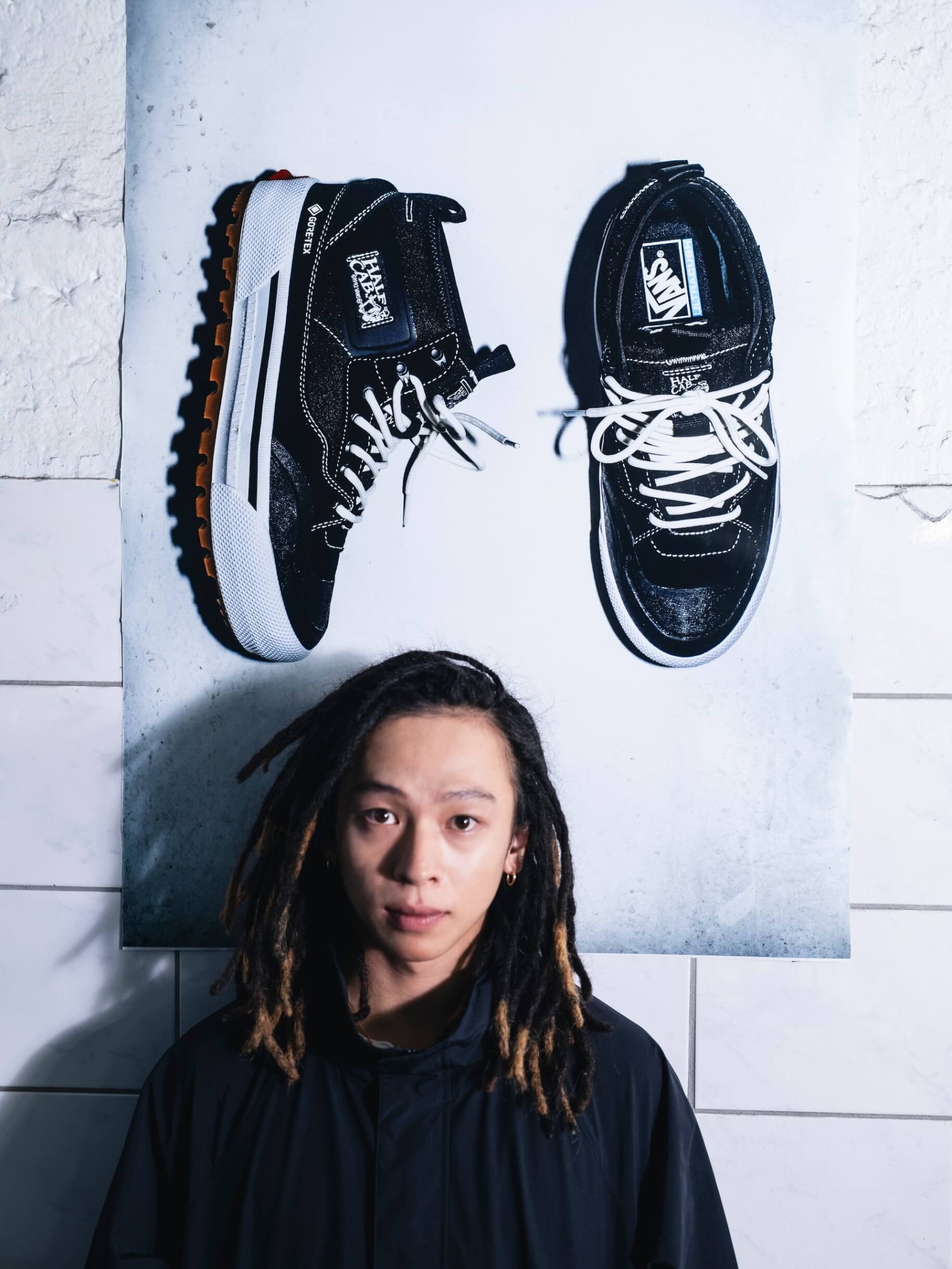 VANSのキャンペーンビジュアルに平野歩夢が登場｜防水性と保温性に優れた全天候型フットウェアを履きこなす lifefashion241108-vans-ayumu-hirano3