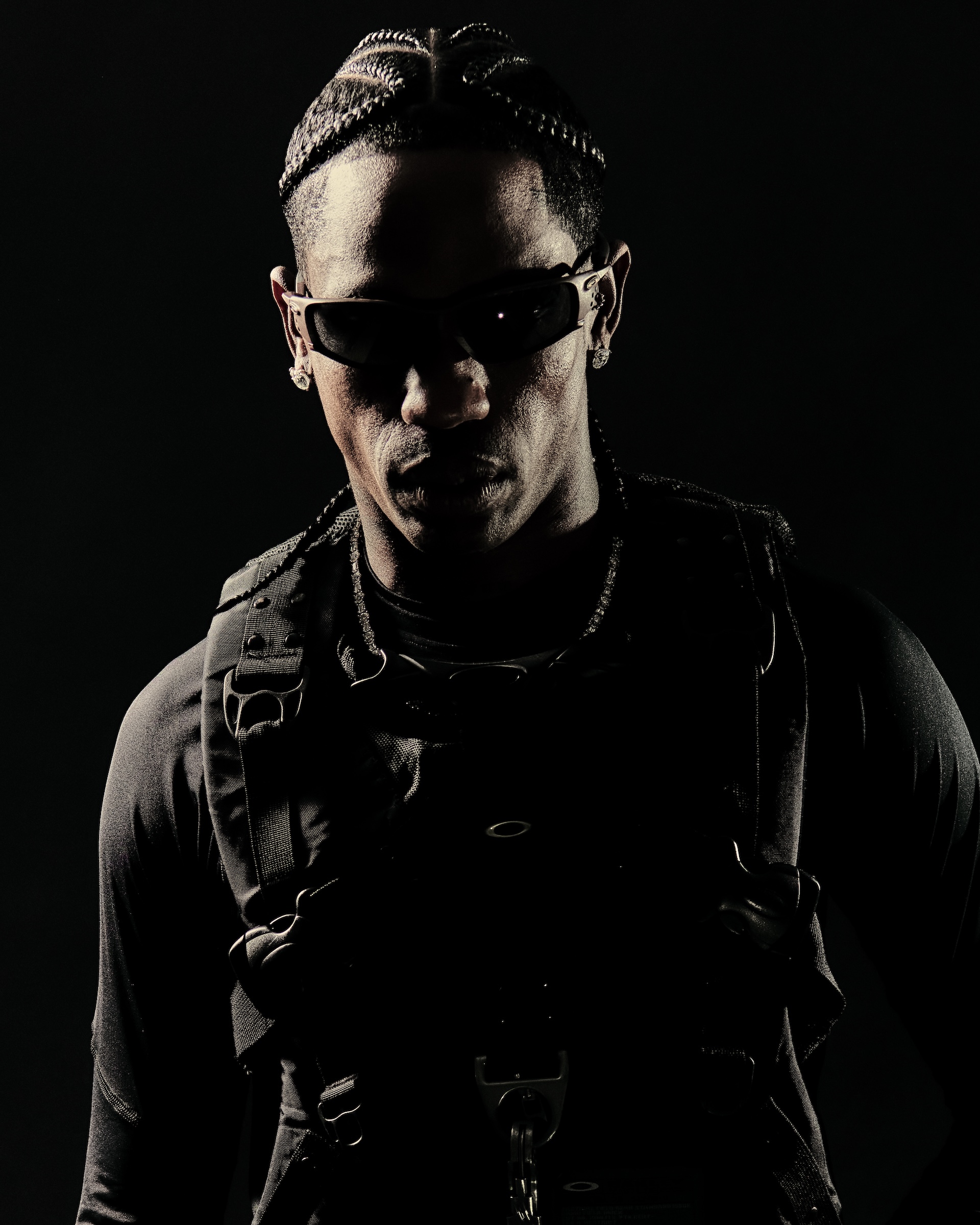 トラヴィス・スコットがOakley初のチーフ・ヴィジョナリーに就任 TRAVIS-SCOTT-OAKLEY-CHIEF-VISIONARY