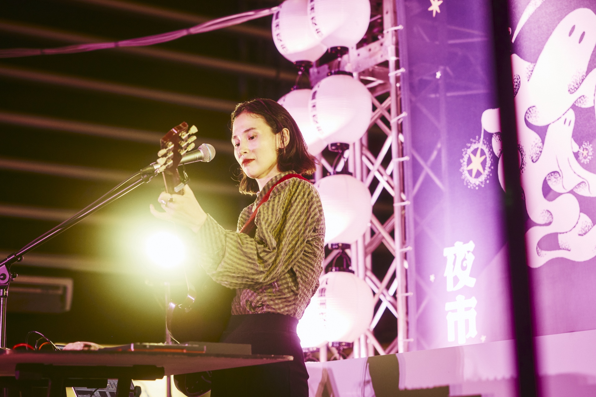大人たちが晩夏の東京の夜を楽しむ。<八重洲夜市 2025>1週目レポート music_yaesu_012 大人たちが晩夏の東京の夜を楽しむ。<八重洲夜市 2025>1週目レポート music_yaesu_012