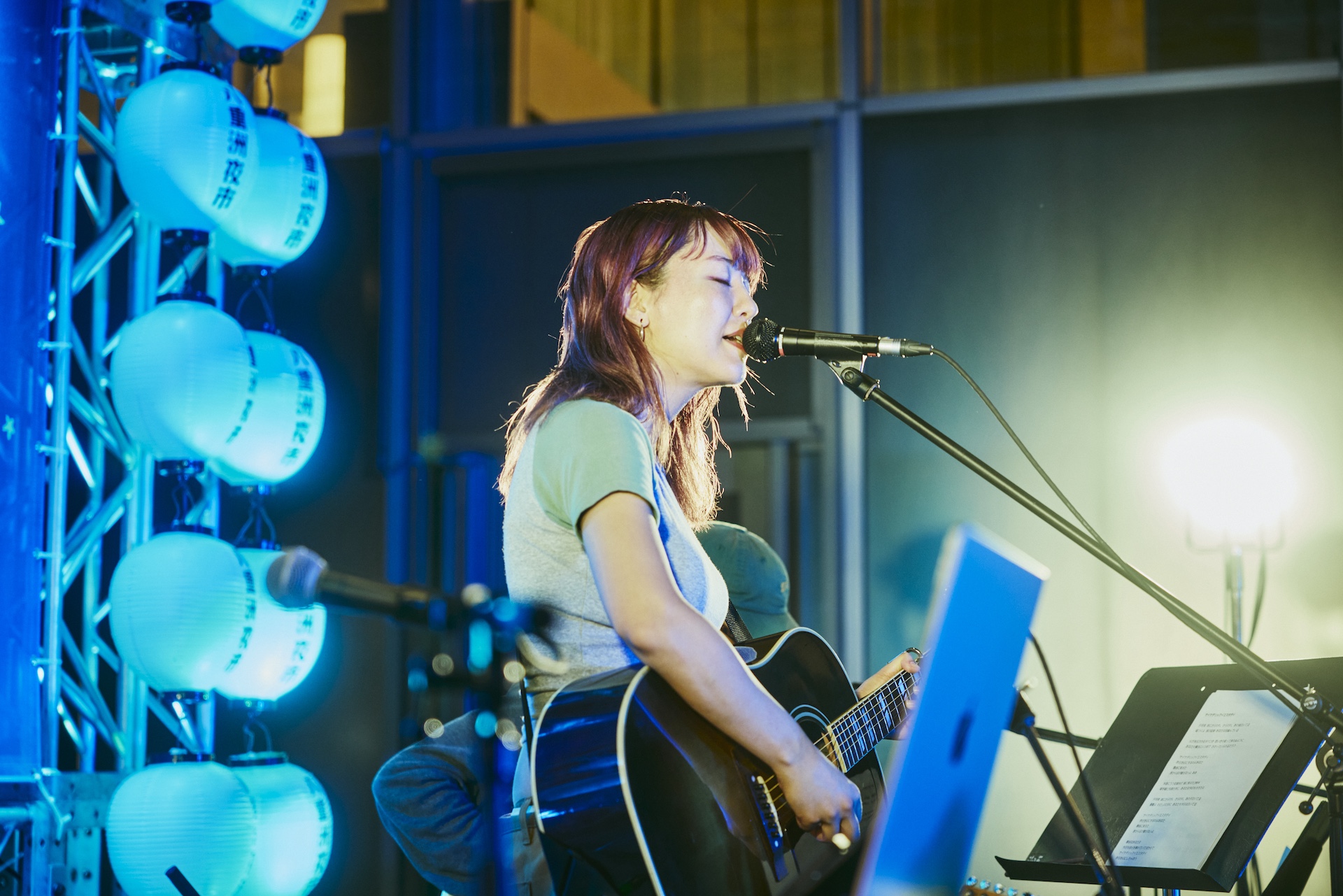大人たちが晩夏の東京の夜を楽しむ。<八重洲夜市 2025>1週目レポート music_yaesu_017 大人たちが晩夏の東京の夜を楽しむ。<八重洲夜市 2025>1週目レポート music_yaesu_017