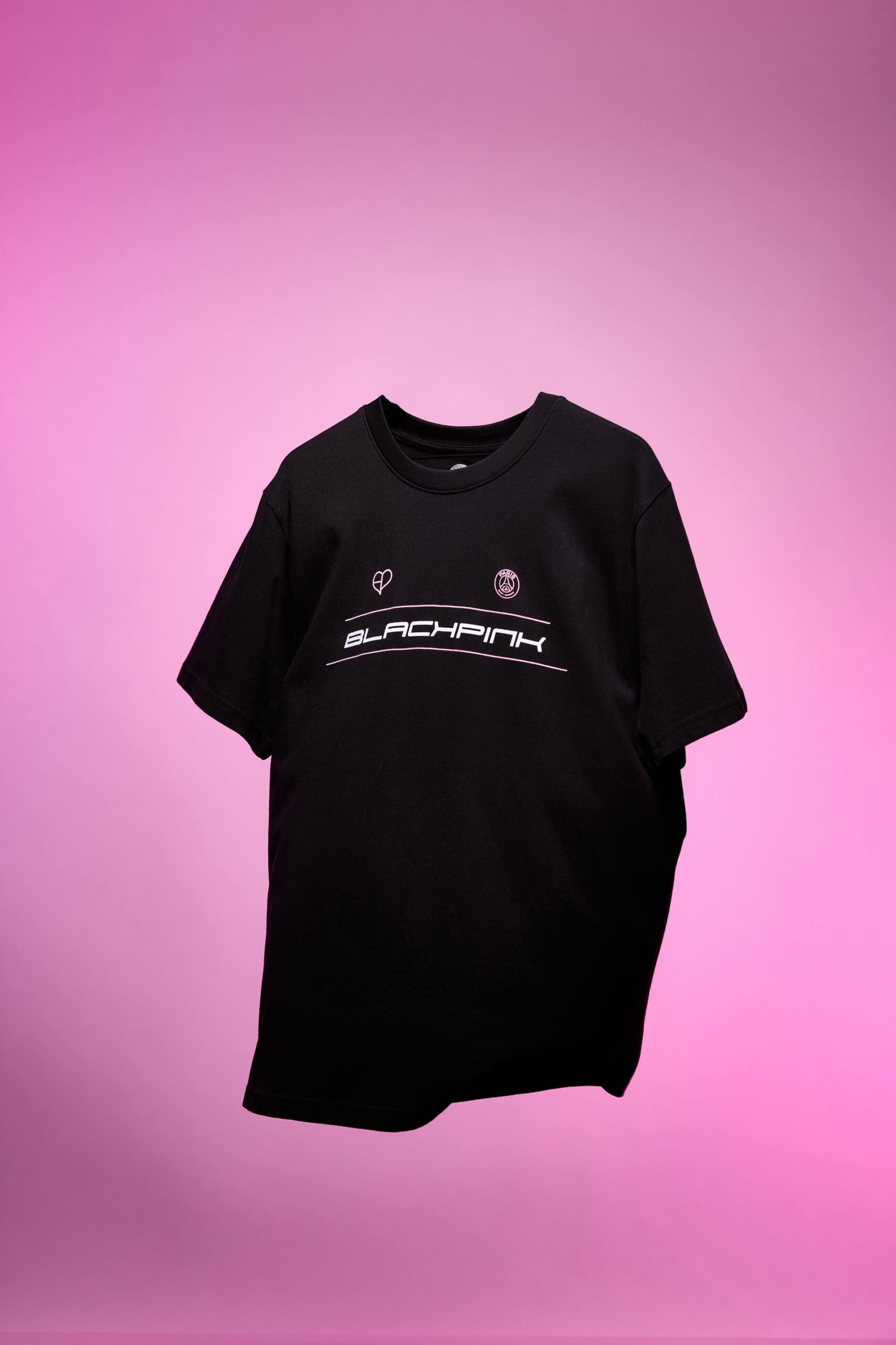 BLACKPINKがパリ・サンジェルマンとの限定カプセルコレクションをアジアツアーに向けて発売 sub2-8-scaled