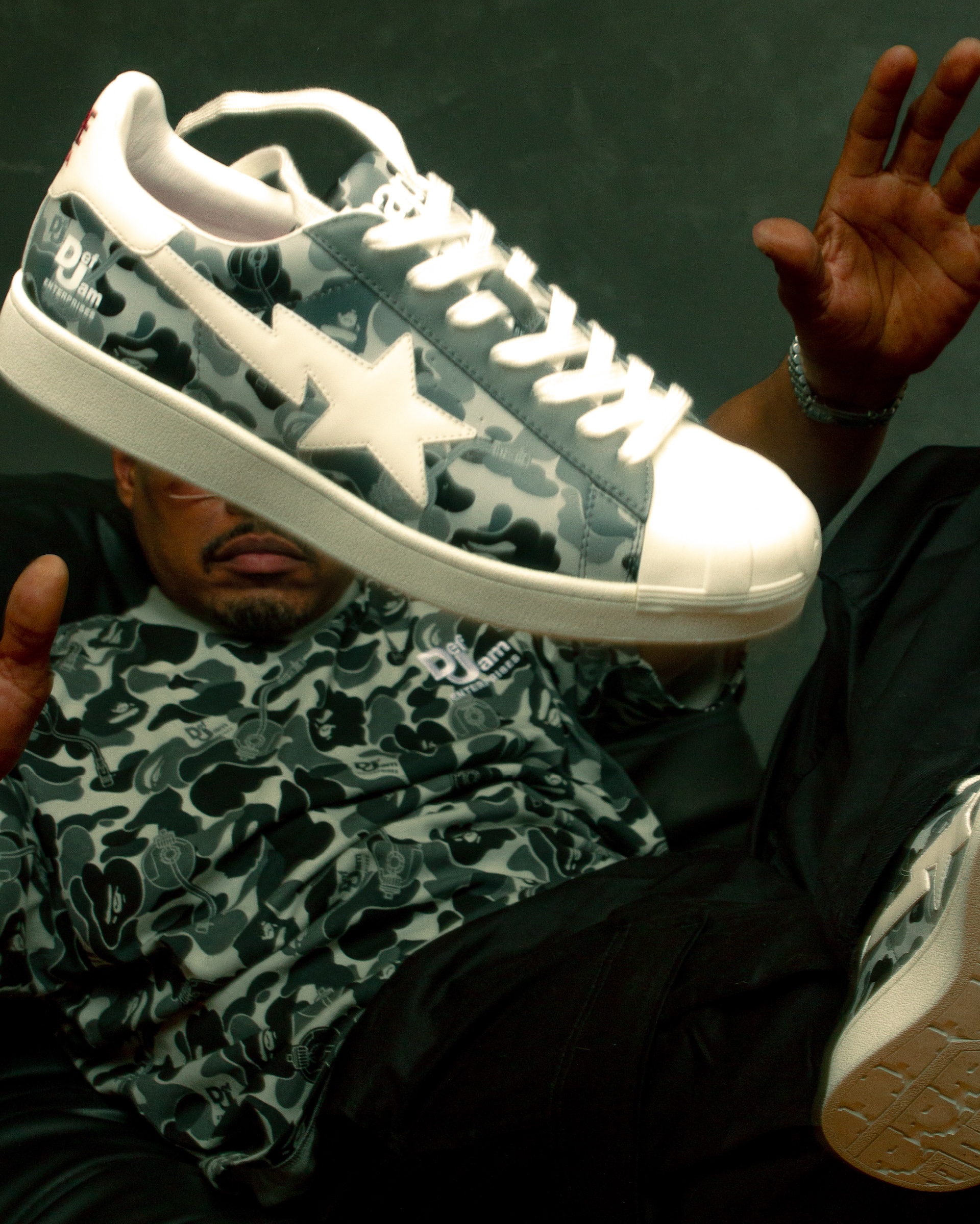〈A BATHING APE®︎〉が〈Def Jam〉とコラボした限定カプセルコレクションを発売 sub6-4