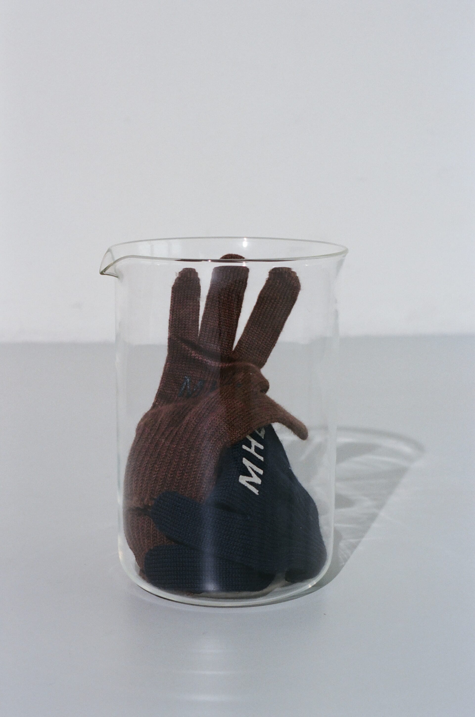 〈MHL.〉が日本のバッグブランド〈TEMBEA〉とのコラボレーションを発表 sub6-1920x2896 〈MHL.〉が日本のバッグブランド〈TEMBEA〉とのコラボレーションを発表 sub6-1920x2896