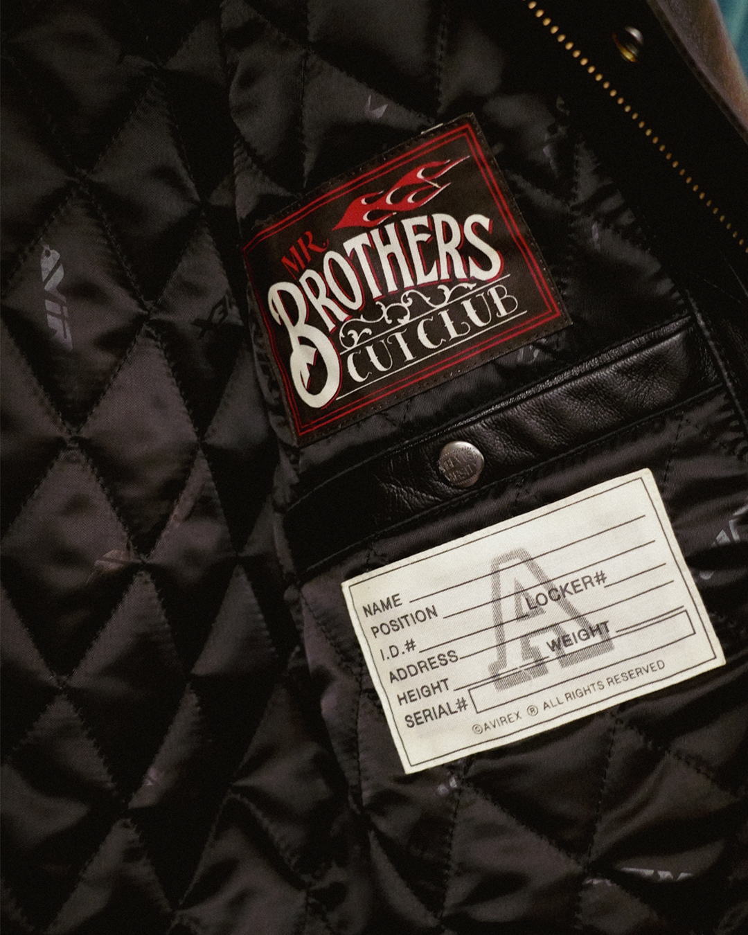 〈AVIREX〉が日本を代表するバーバーショップ『MR.BROTHERS CUT CLUB』とのコラボジャケットを発売 sub3-9 〈AVIREX〉が日本を代表するバーバーショップ『MR.BROTHERS CUT CLUB』とのコラボジャケットを発売 sub3-9