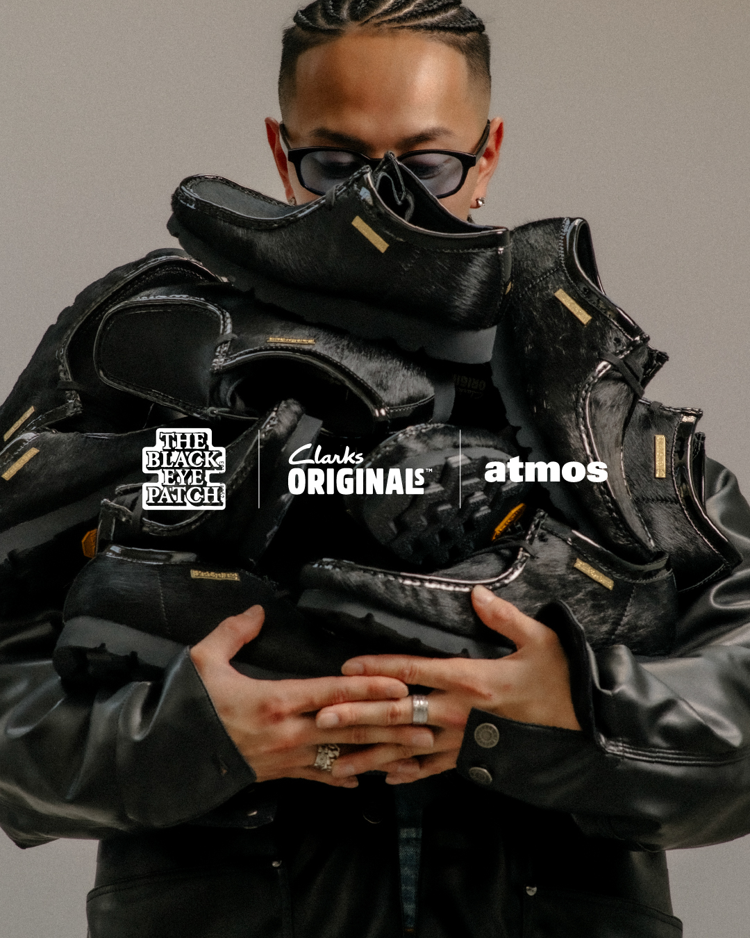 〈Clarks Originals〉x〈atmos〉x〈BlackEyePatch〉によるトリプルコラボWallabeeが発売 sub8-8